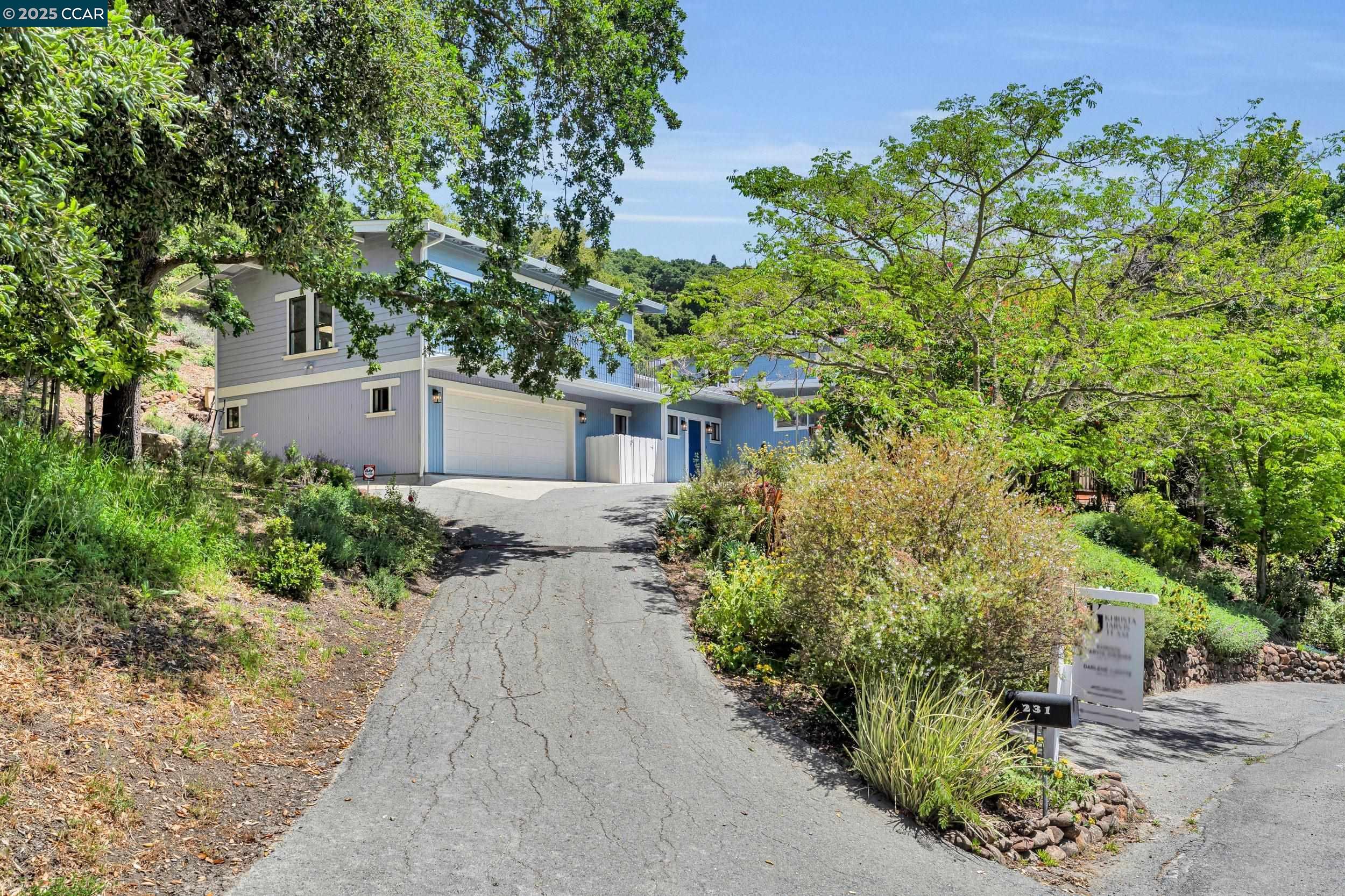 Detail Gallery Image 3 of 37 For 231 Orchard Rd, Orinda,  CA 94563 - 4 Beds | 4 Baths