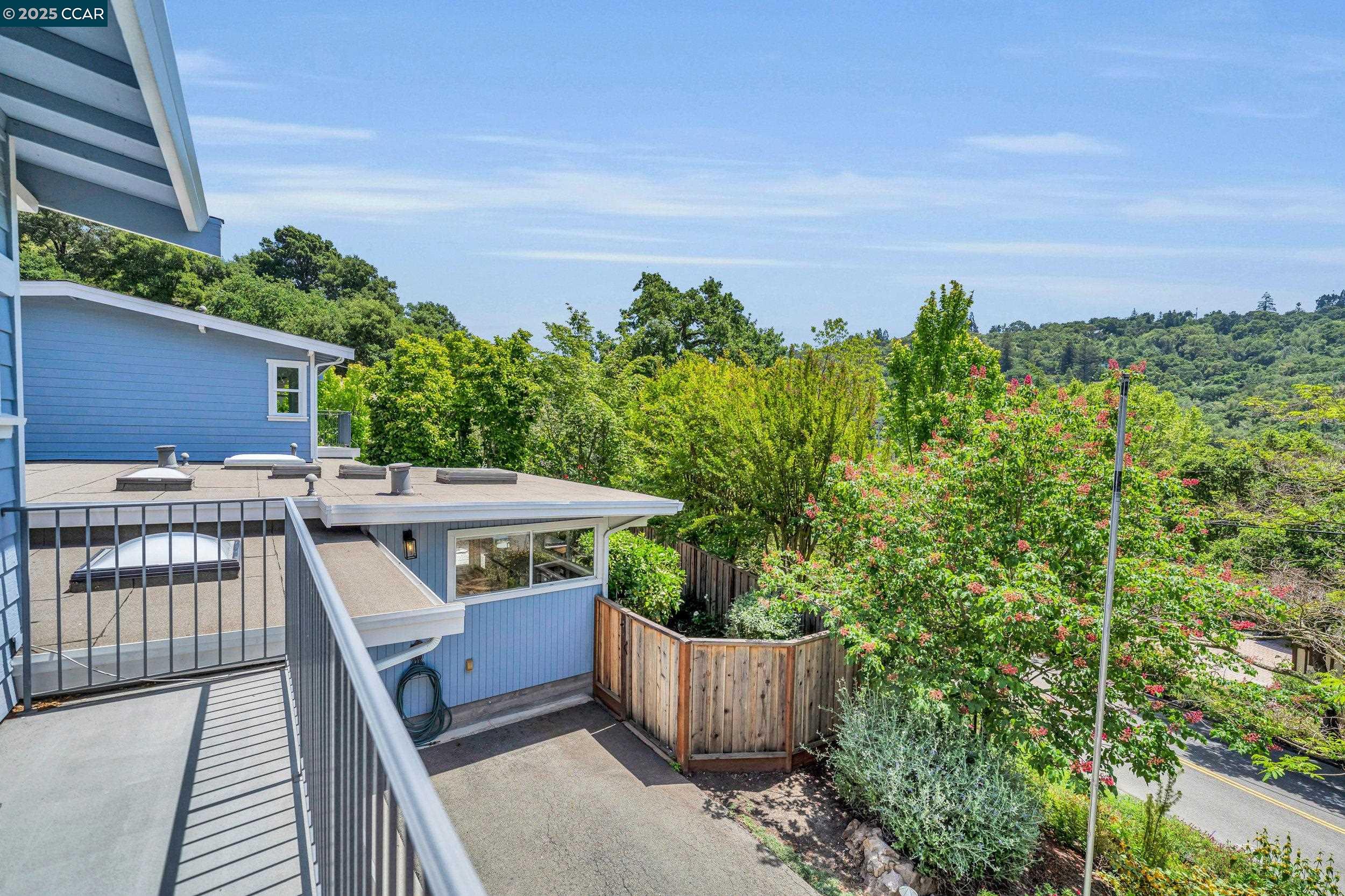 Detail Gallery Image 28 of 37 For 231 Orchard Rd, Orinda,  CA 94563 - 4 Beds | 4 Baths