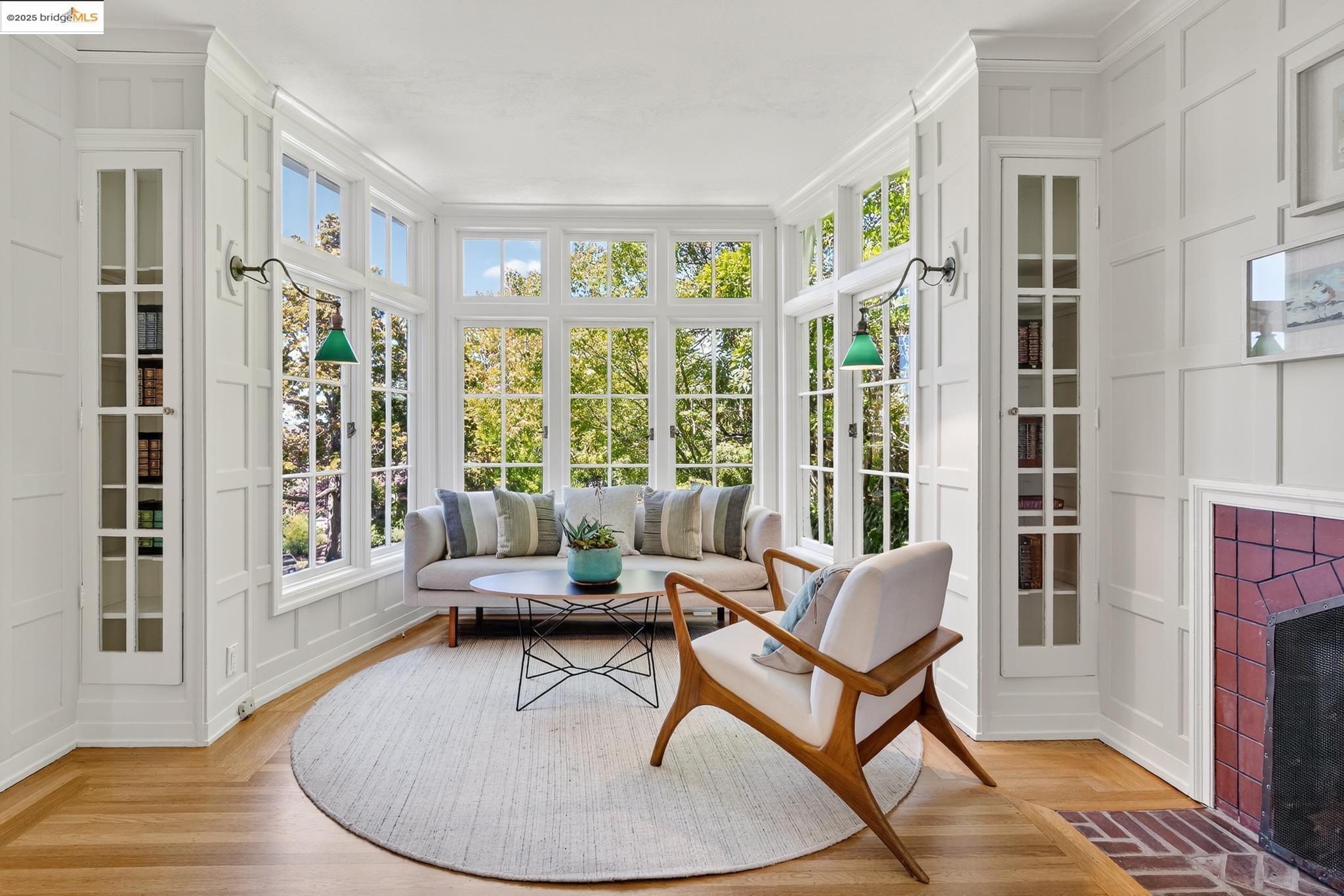 Detail Gallery Image 11 of 59 For 1145 Mandana Blvd, Oakland,  CA 94610 - 3 Beds | 2 Baths
