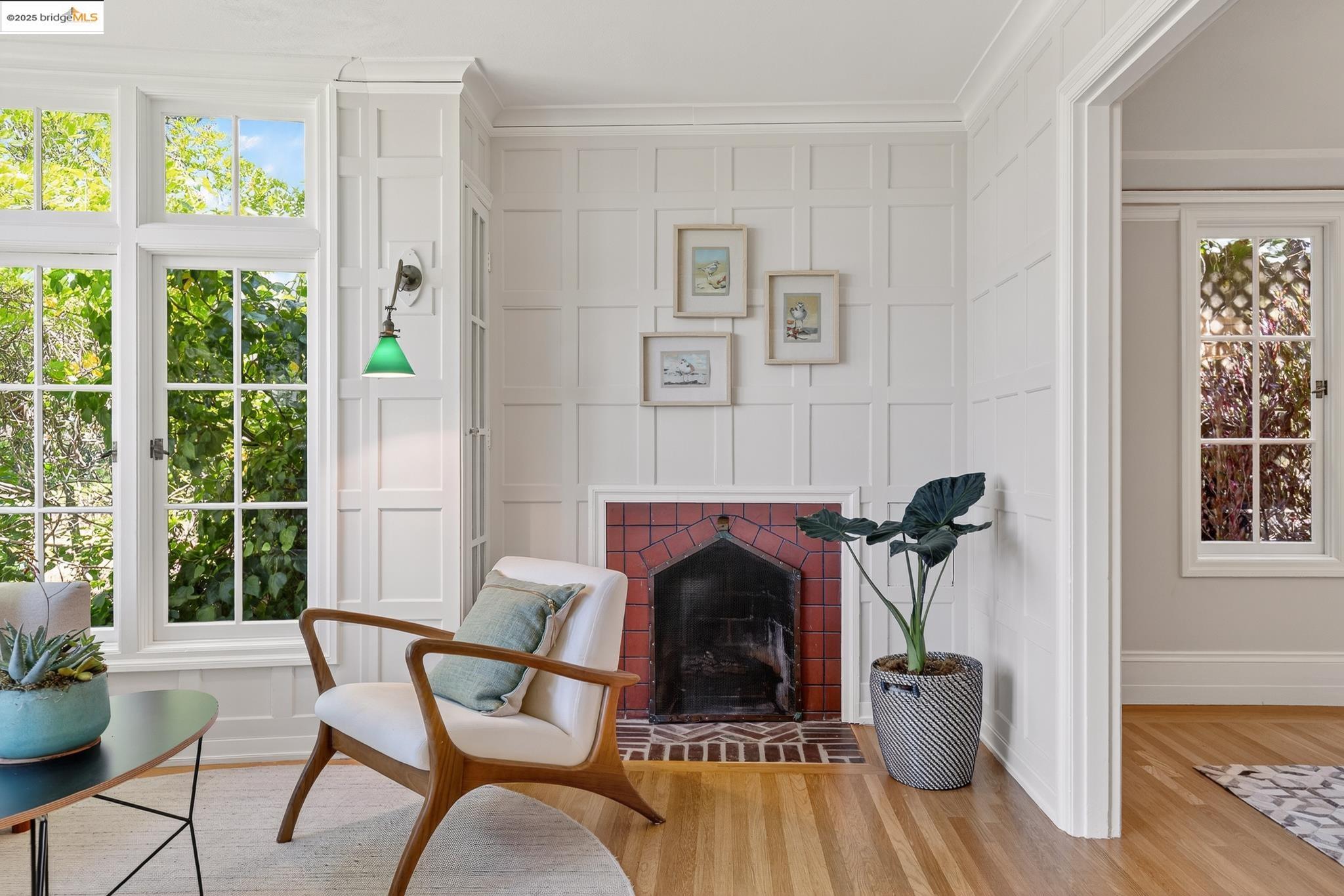 Detail Gallery Image 12 of 59 For 1145 Mandana Blvd, Oakland,  CA 94610 - 3 Beds | 2 Baths