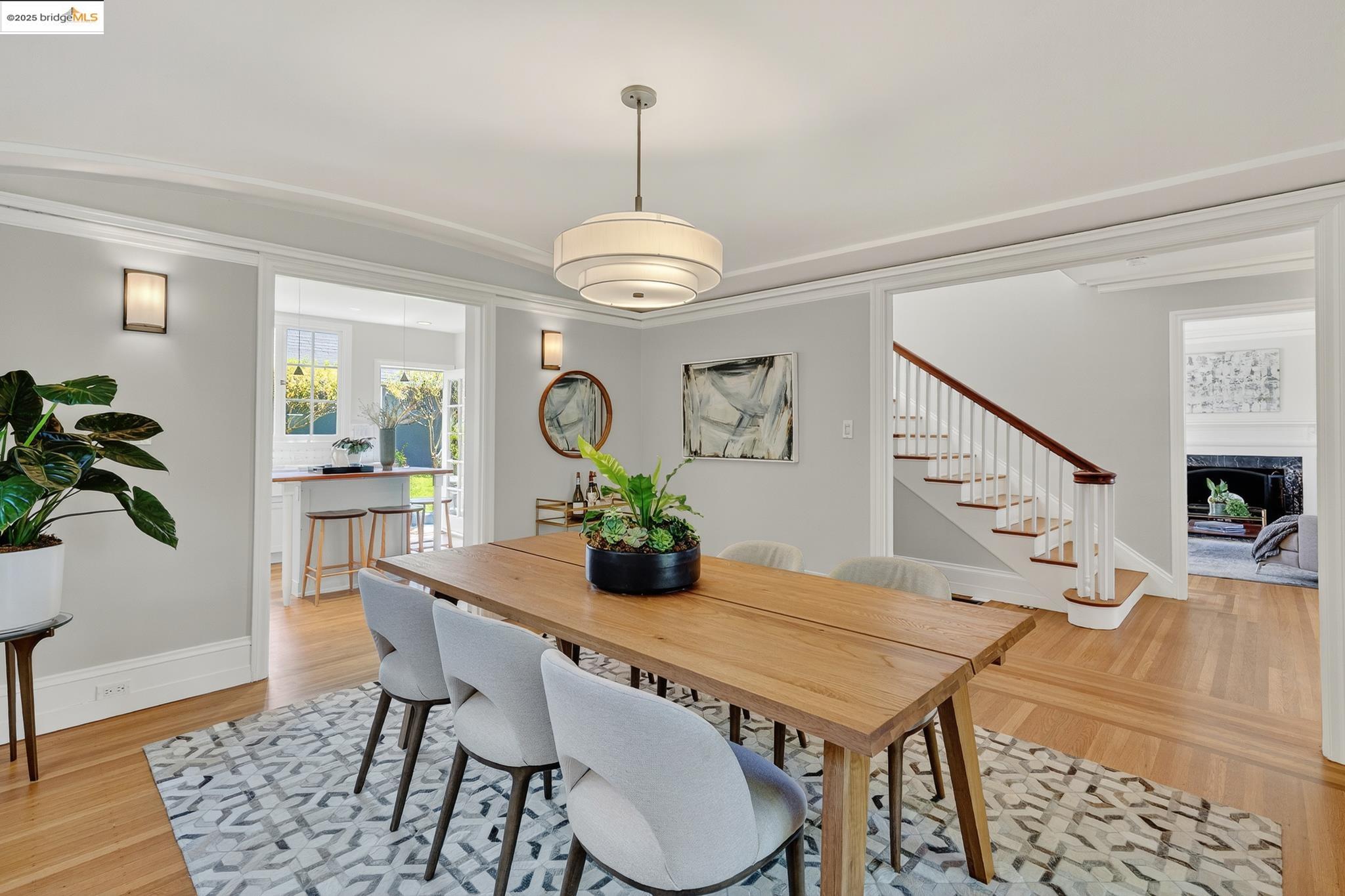 Detail Gallery Image 14 of 59 For 1145 Mandana Blvd, Oakland,  CA 94610 - 3 Beds | 2 Baths