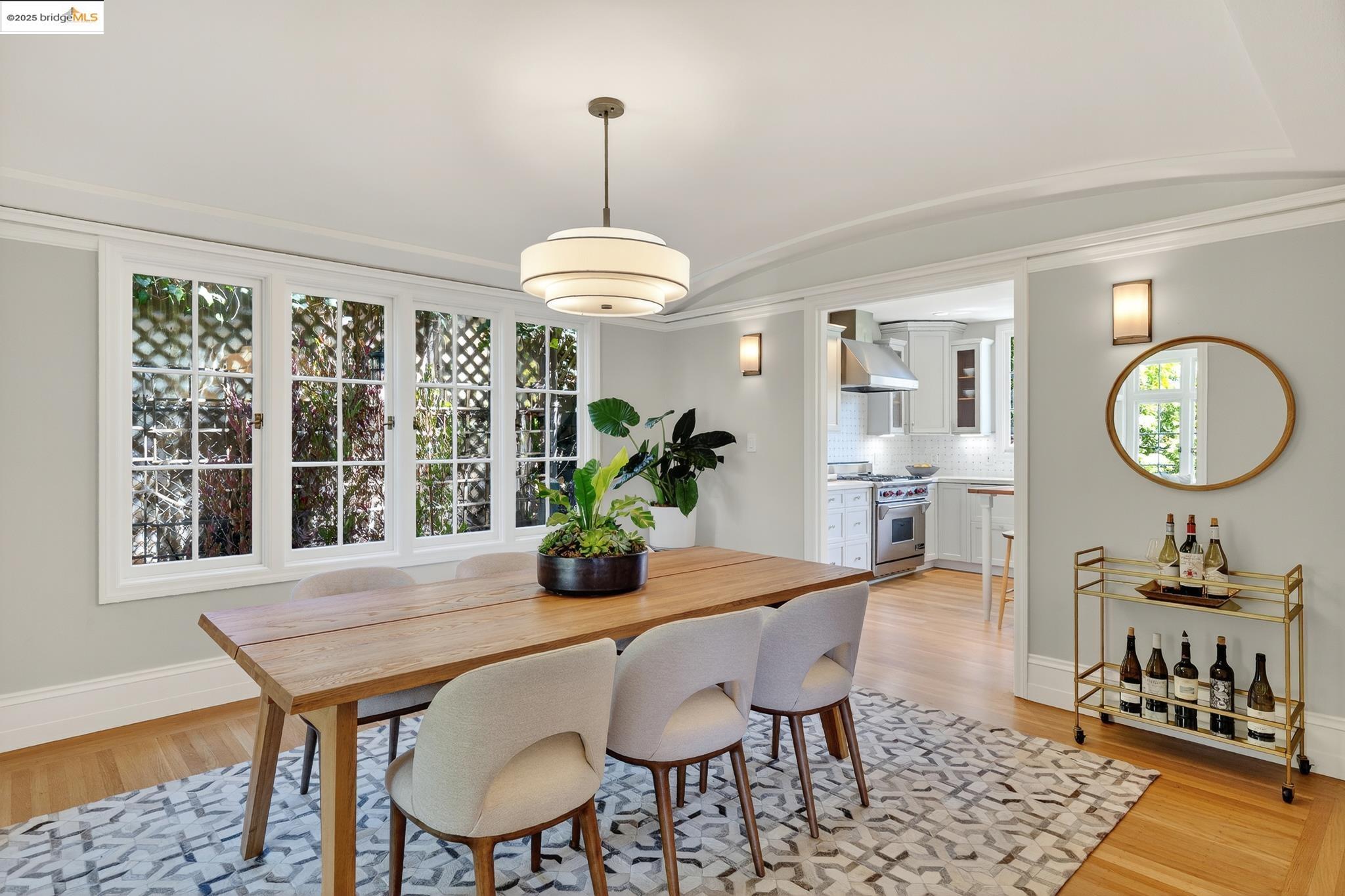 Detail Gallery Image 15 of 59 For 1145 Mandana Blvd, Oakland,  CA 94610 - 3 Beds | 2 Baths