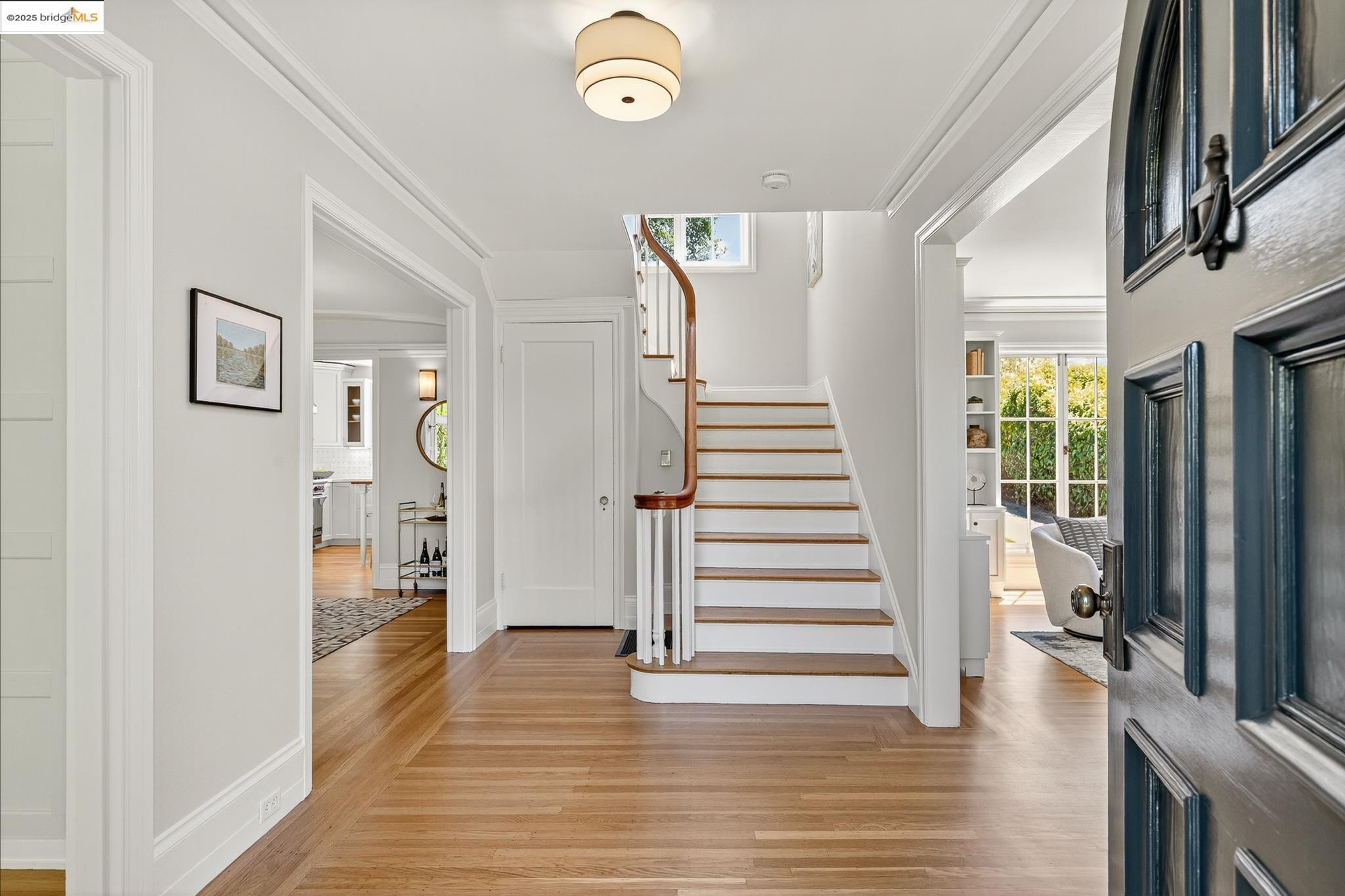 Detail Gallery Image 3 of 59 For 1145 Mandana Blvd, Oakland,  CA 94610 - 3 Beds | 2 Baths