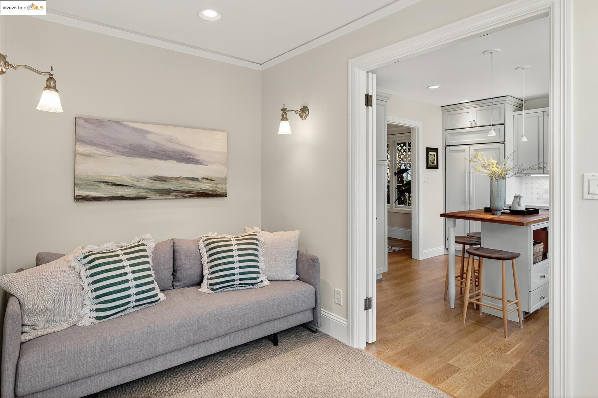 Detail Gallery Image 29 of 59 For 1145 Mandana Blvd, Oakland,  CA 94610 - 3 Beds | 2 Baths