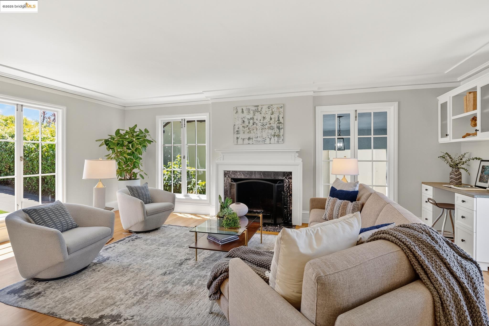 Detail Gallery Image 5 of 59 For 1145 Mandana Blvd, Oakland,  CA 94610 - 3 Beds | 2 Baths