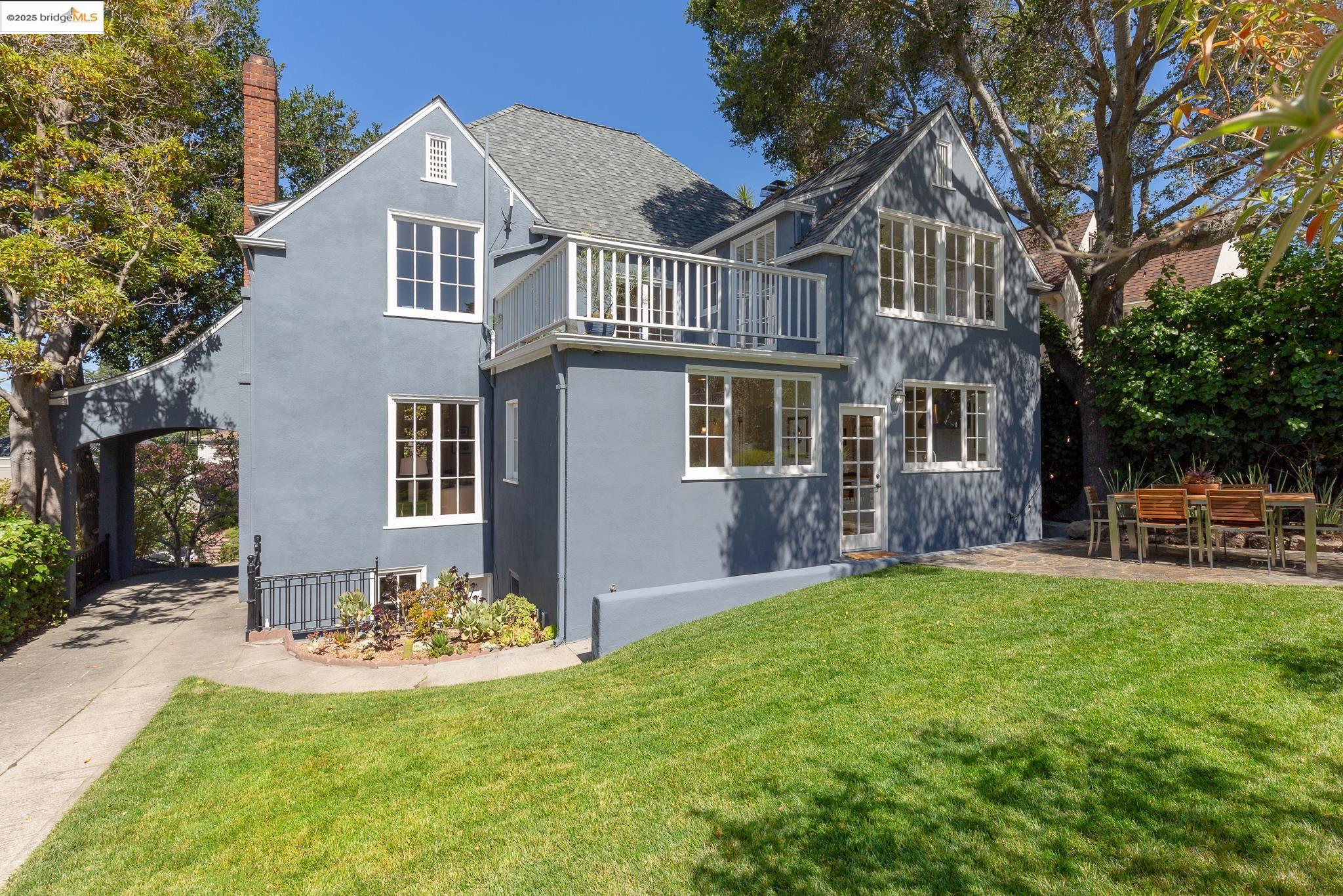 Detail Gallery Image 47 of 59 For 1145 Mandana Blvd, Oakland,  CA 94610 - 3 Beds | 2 Baths