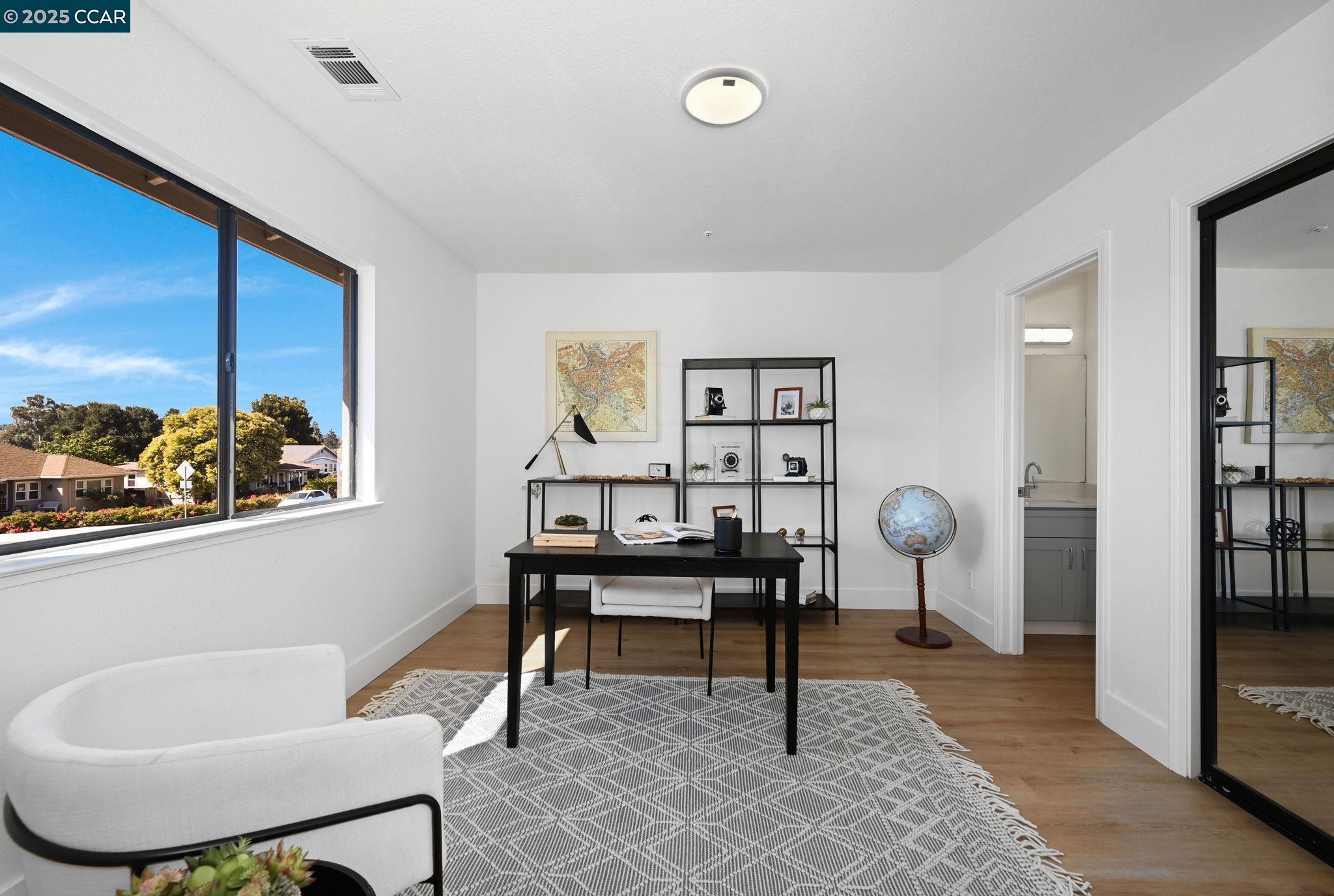 Detail Gallery Image 14 of 28 For 22095 Betlen Way, Hayward,  CA 94546 - 2 Beds | 2/1 Baths