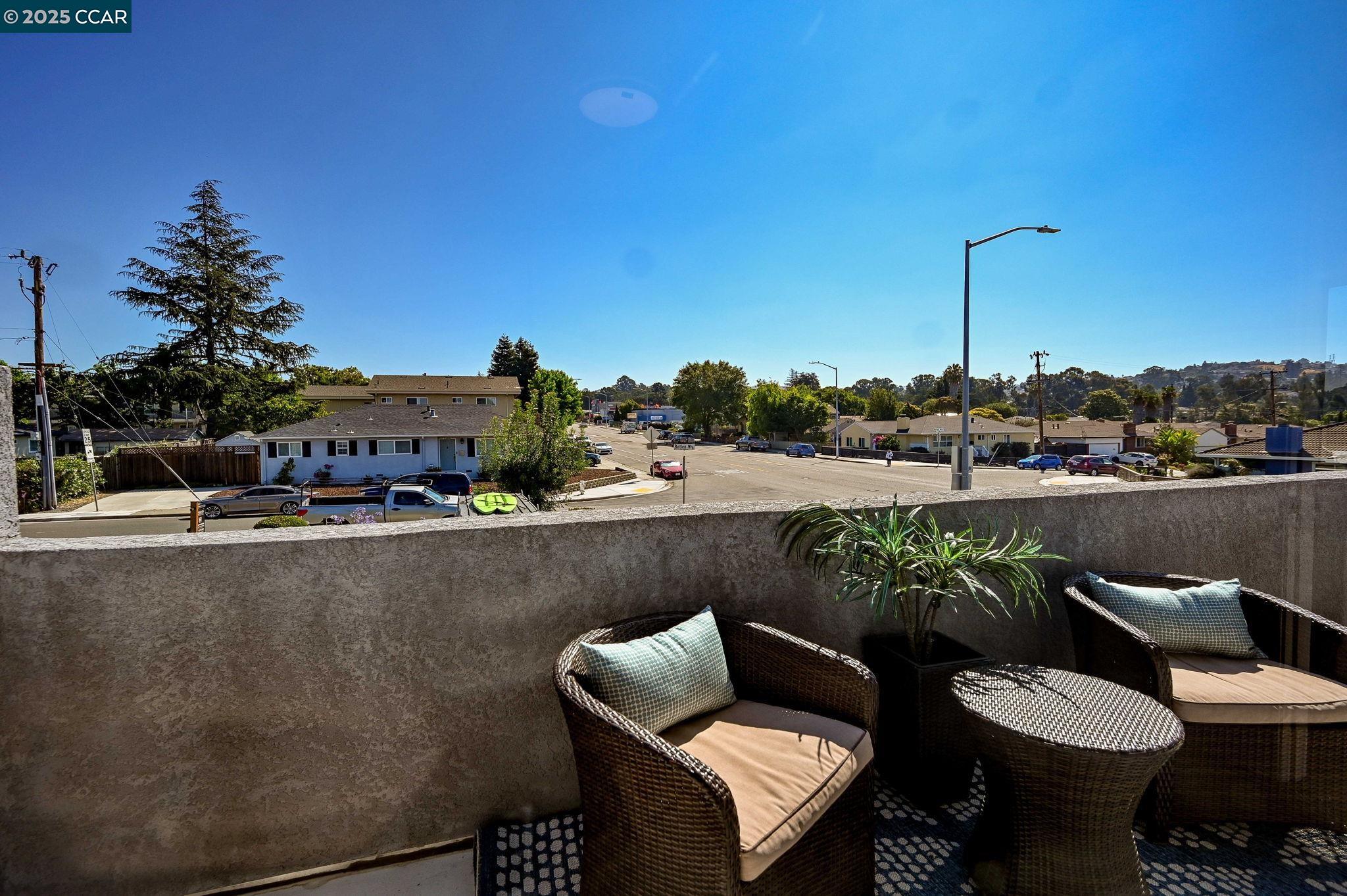 Detail Gallery Image 20 of 28 For 22095 Betlen Way, Hayward,  CA 94546 - 2 Beds | 2/1 Baths