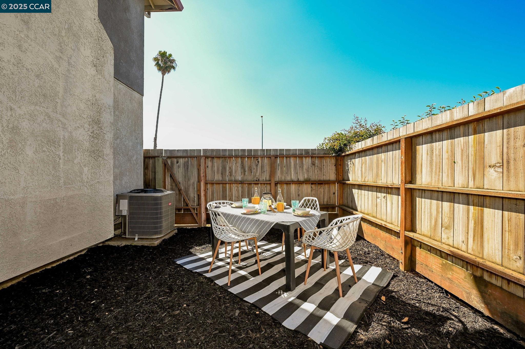 Detail Gallery Image 22 of 28 For 22095 Betlen Way, Hayward,  CA 94546 - 2 Beds | 2/1 Baths