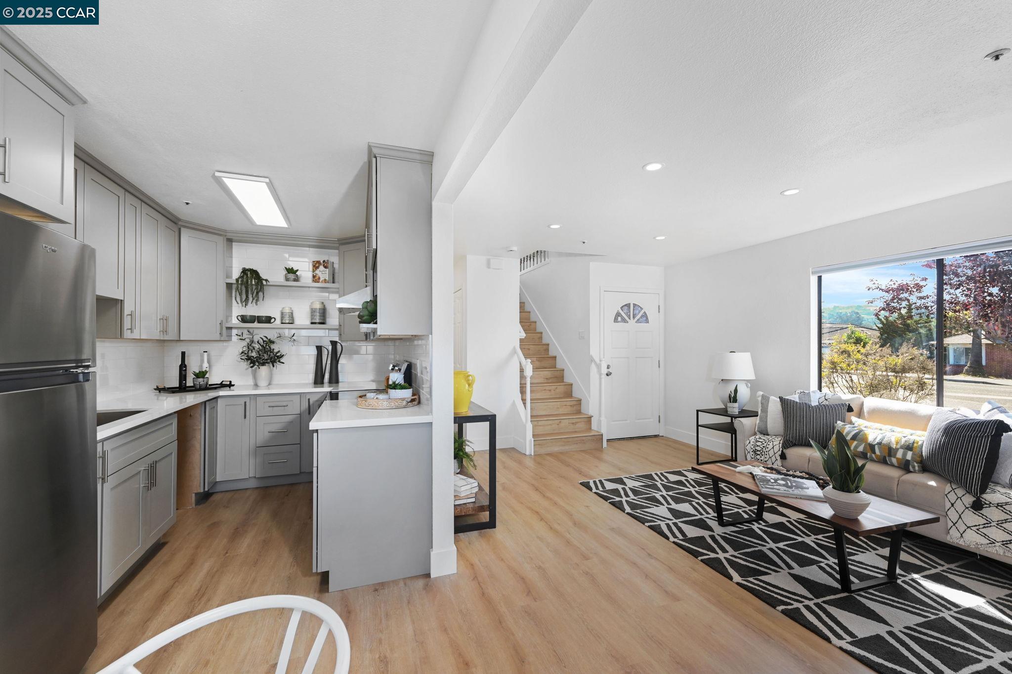 Detail Gallery Image 8 of 28 For 22095 Betlen Way, Hayward,  CA 94546 - 2 Beds | 2/1 Baths