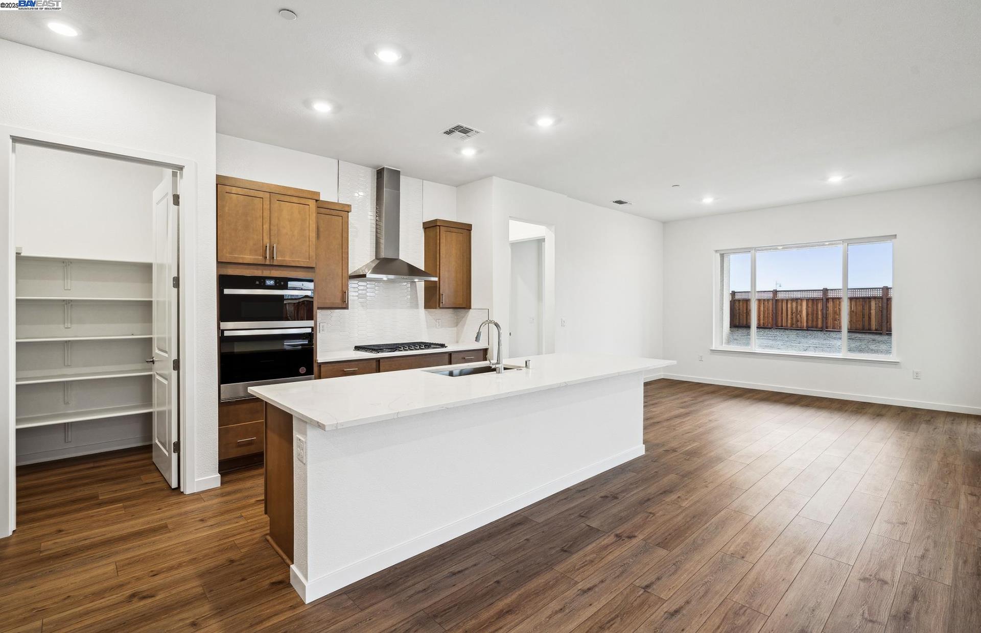 Detail Gallery Image 11 of 42 For 17618 Brightwood Avenue, Lathrop,  CA 95330 - 2 Beds | 2/1 Baths