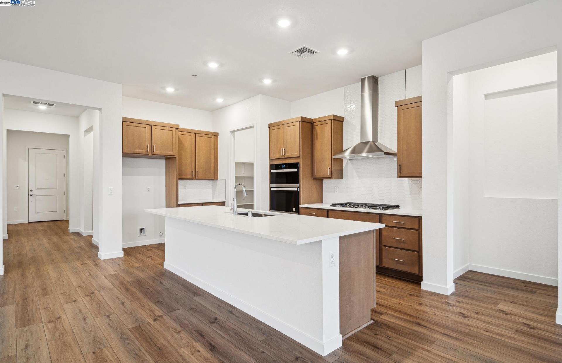 Detail Gallery Image 14 of 42 For 17618 Brightwood Avenue, Lathrop,  CA 95330 - 2 Beds | 2/1 Baths