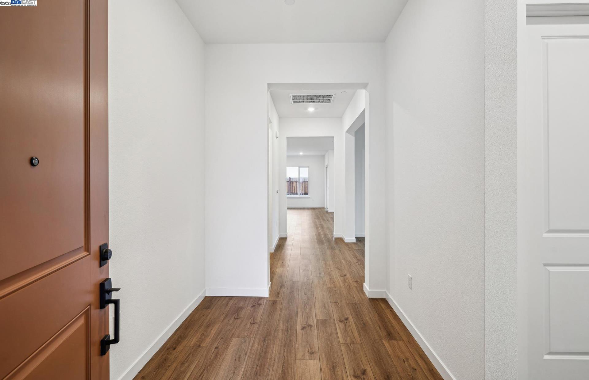 Detail Gallery Image 3 of 42 For 17618 Brightwood Avenue, Lathrop,  CA 95330 - 2 Beds | 2/1 Baths