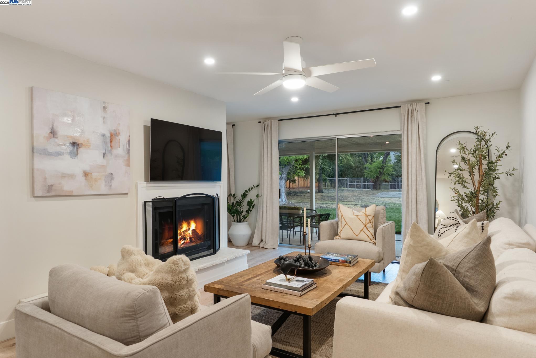 Detail Gallery Image 11 of 59 For 2129 Youngs Ct, Walnut Creek,  CA 94596 - 6 Beds | 4 Baths