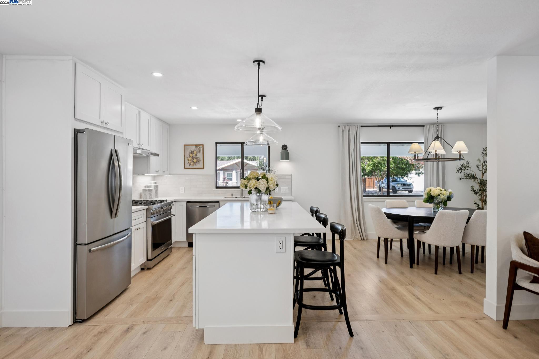 Detail Gallery Image 14 of 59 For 2129 Youngs Ct, Walnut Creek,  CA 94596 - 6 Beds | 4 Baths