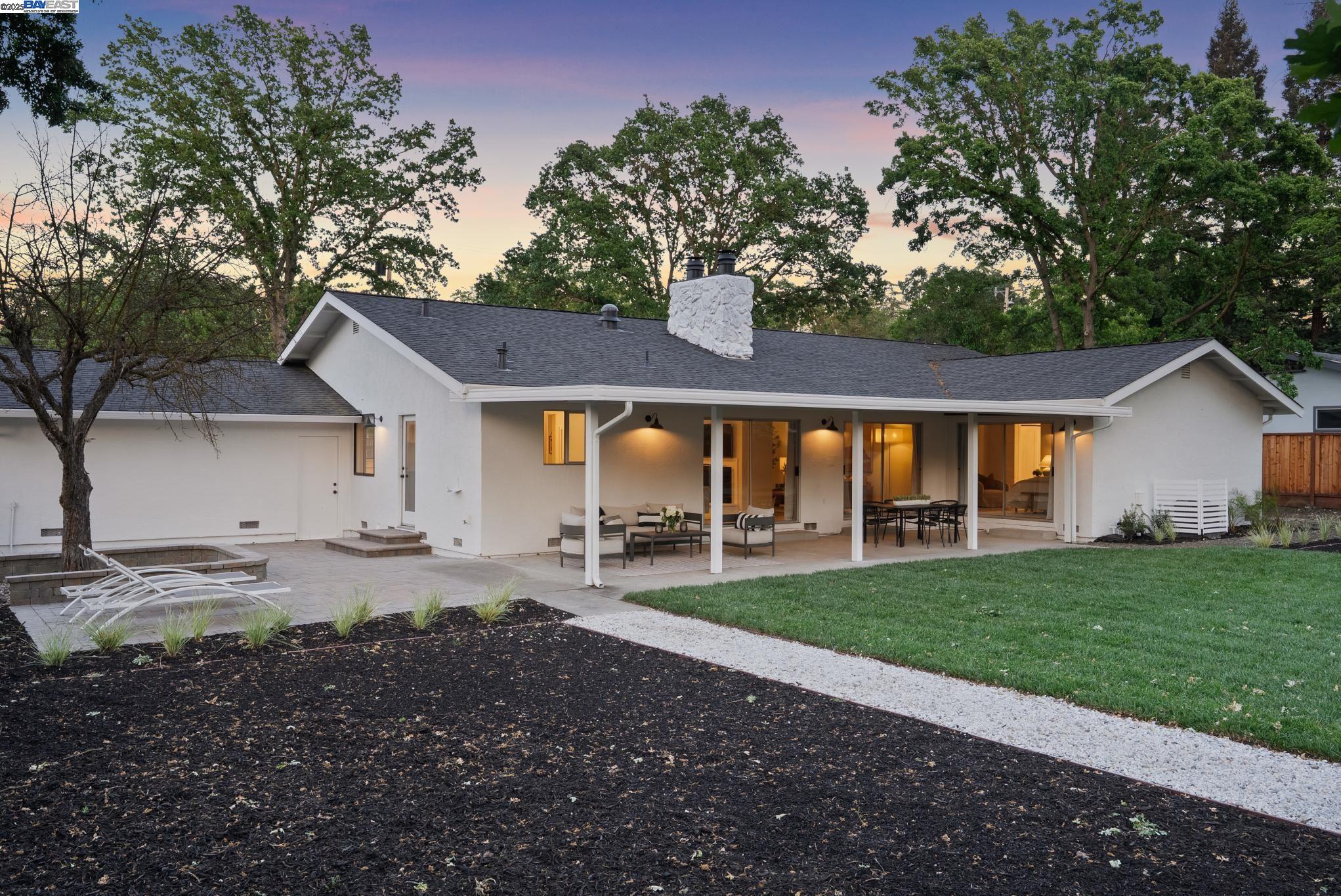 Detail Gallery Image 3 of 59 For 2129 Youngs Ct, Walnut Creek,  CA 94596 - 6 Beds | 4 Baths