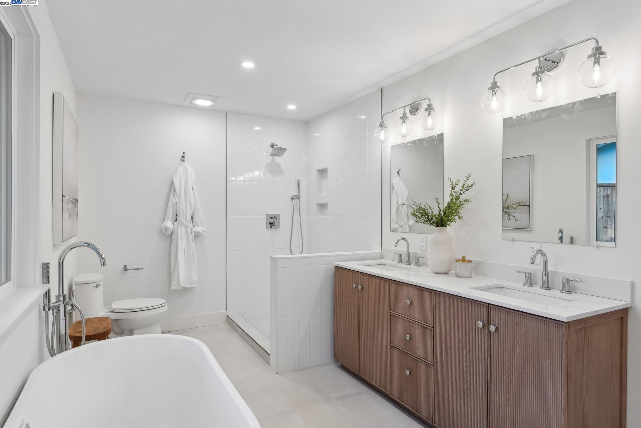 Detail Gallery Image 23 of 59 For 2129 Youngs Ct, Walnut Creek,  CA 94596 - 6 Beds | 4 Baths