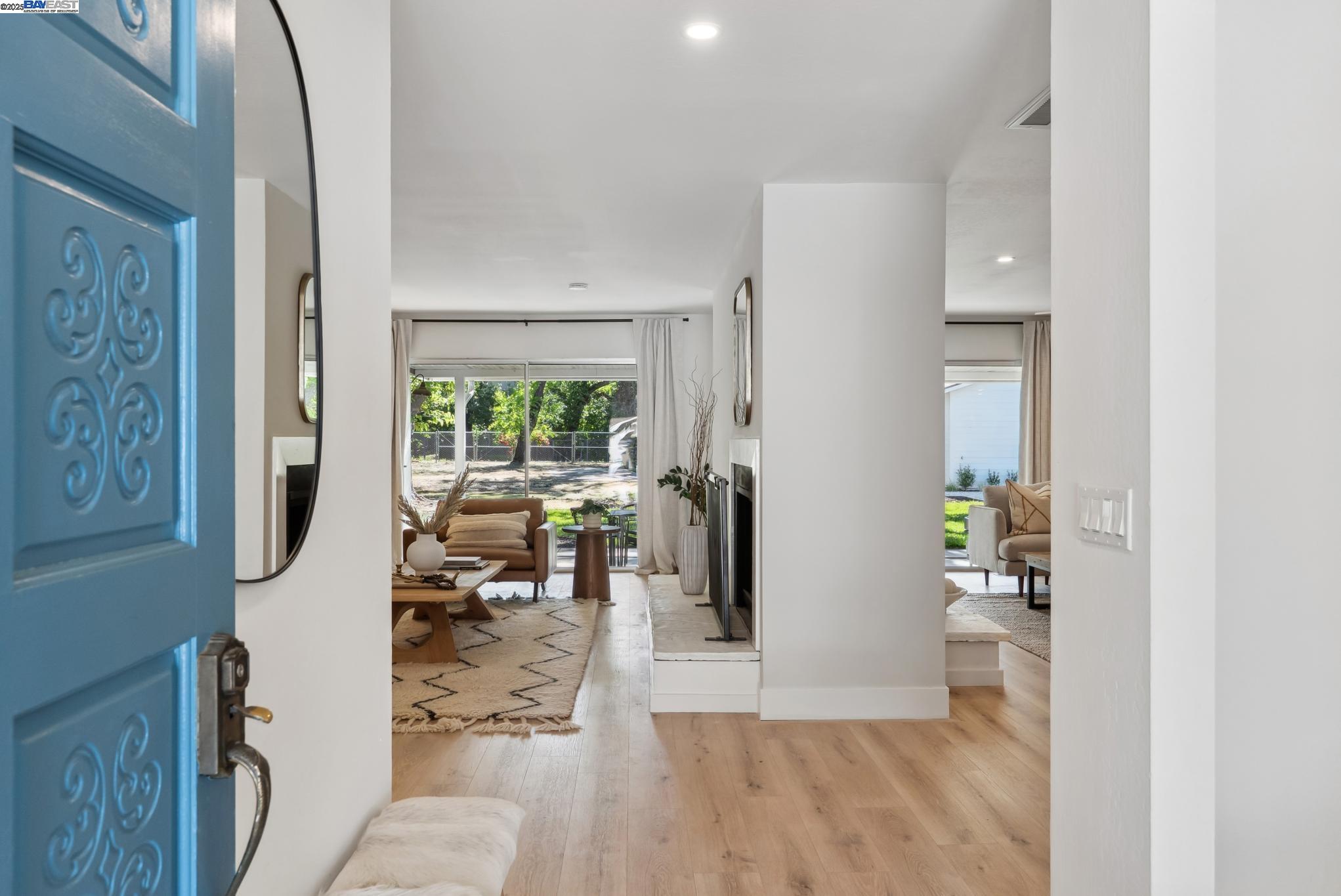 Detail Gallery Image 5 of 59 For 2129 Youngs Ct, Walnut Creek,  CA 94596 - 6 Beds | 4 Baths