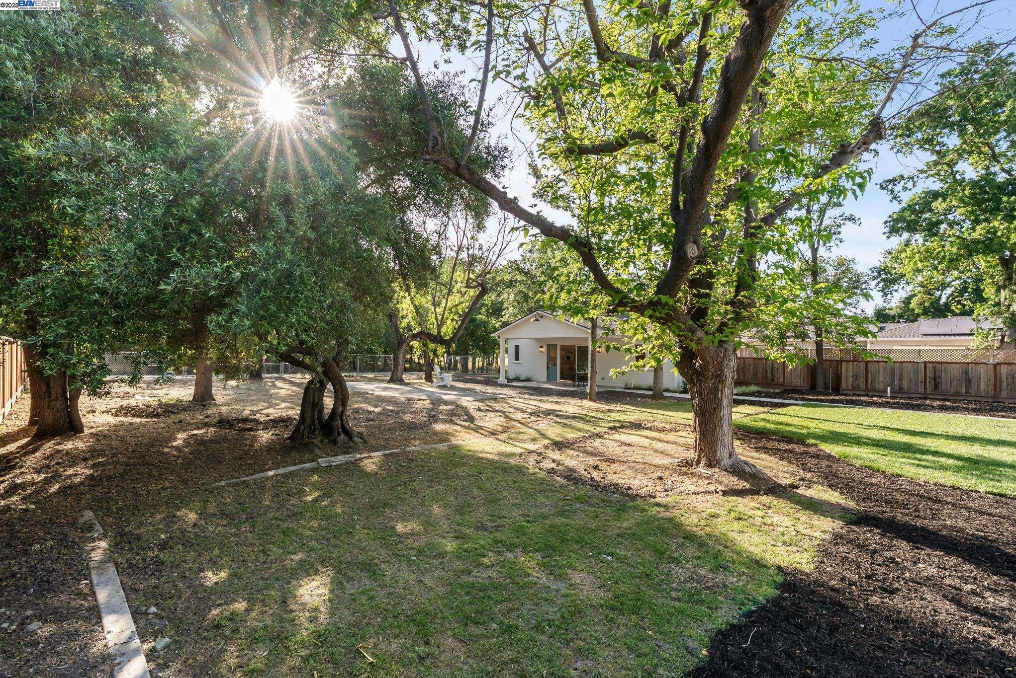 Detail Gallery Image 42 of 59 For 2129 Youngs Ct, Walnut Creek,  CA 94596 - 6 Beds | 4 Baths