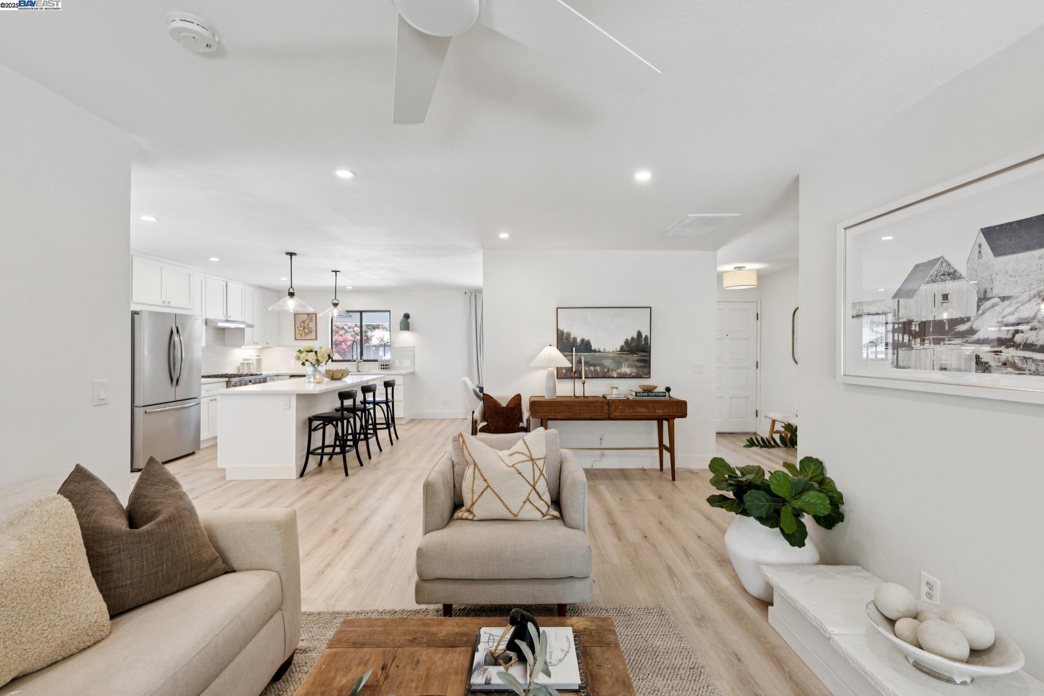 Detail Gallery Image 6 of 59 For 2129 Youngs Ct, Walnut Creek,  CA 94596 - 6 Beds | 4 Baths