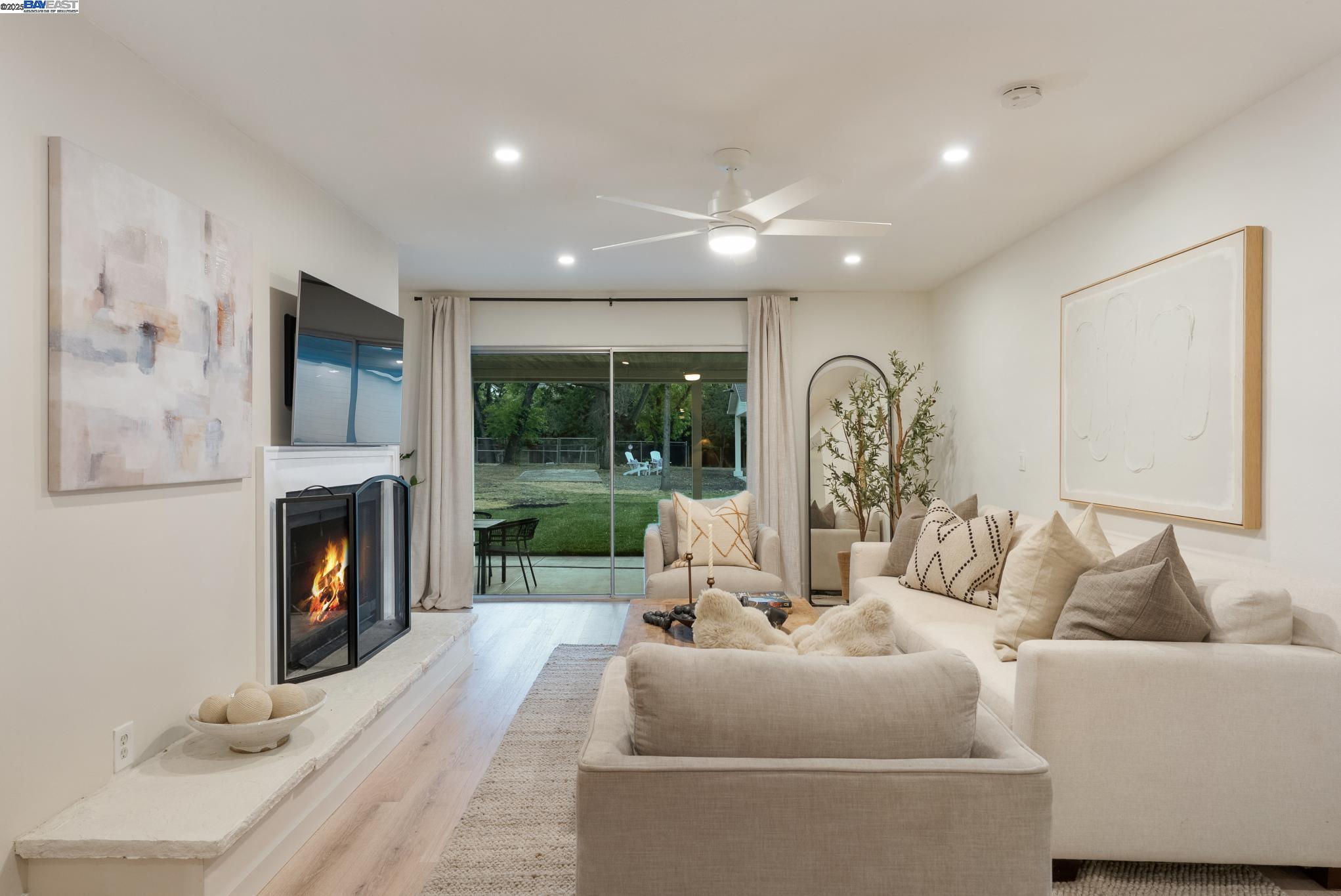 Detail Gallery Image 10 of 59 For 2129 Youngs Ct, Walnut Creek,  CA 94596 - 6 Beds | 4 Baths