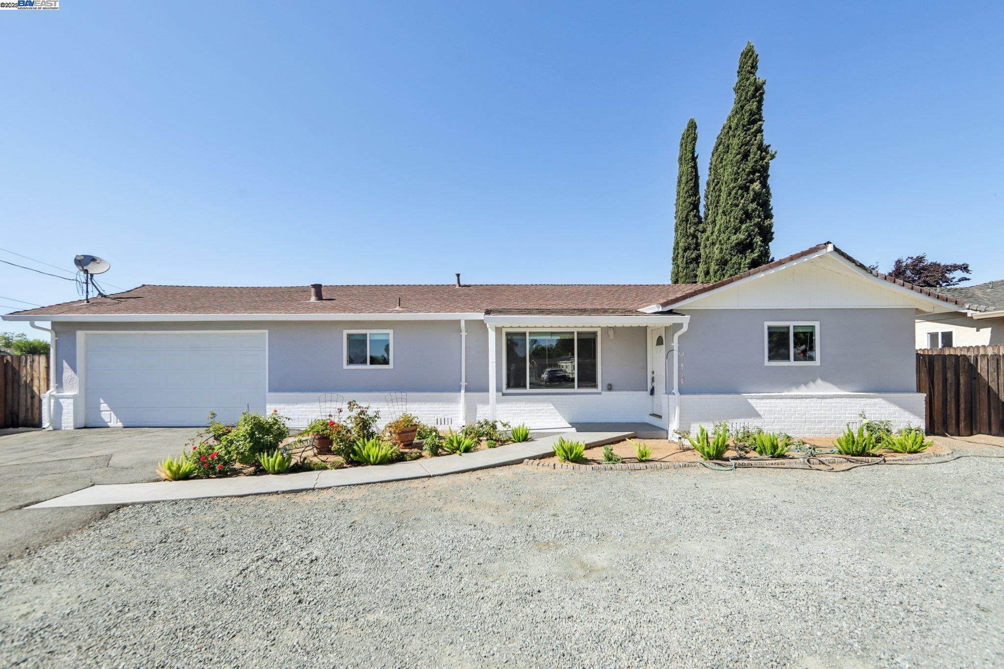 Detail Gallery Image 1 of 1 For 1160 W Cypress Rd, Oakley,  CA 94561 - 3 Beds | 2 Baths