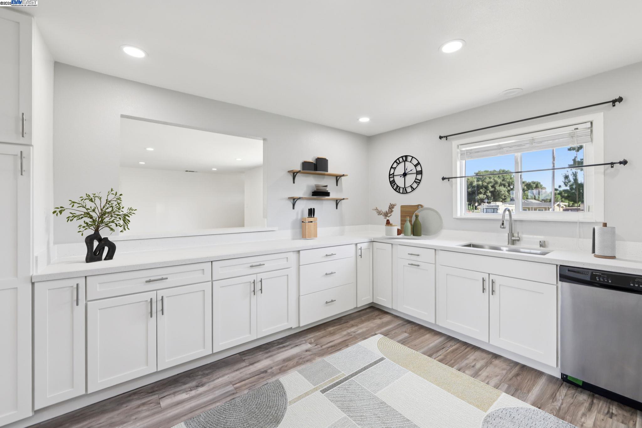 Detail Gallery Image 10 of 13 For 1160 W Cypress Rd, Oakley,  CA 94561 - 3 Beds | 2 Baths