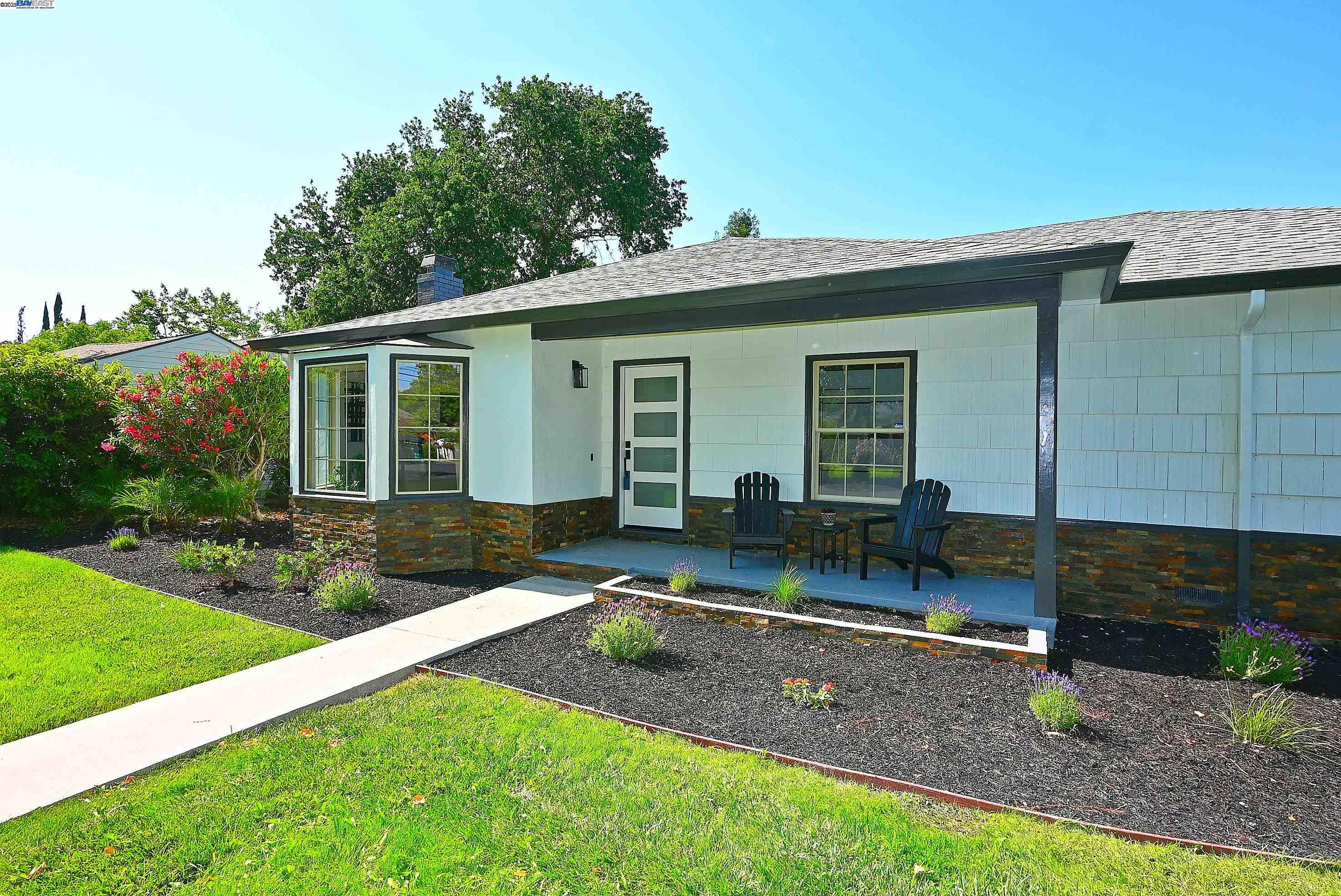 Detail Gallery Image 2 of 37 For 3208 Mcnutt, Walnut Creek,  CA 94597 - 3 Beds | 2 Baths