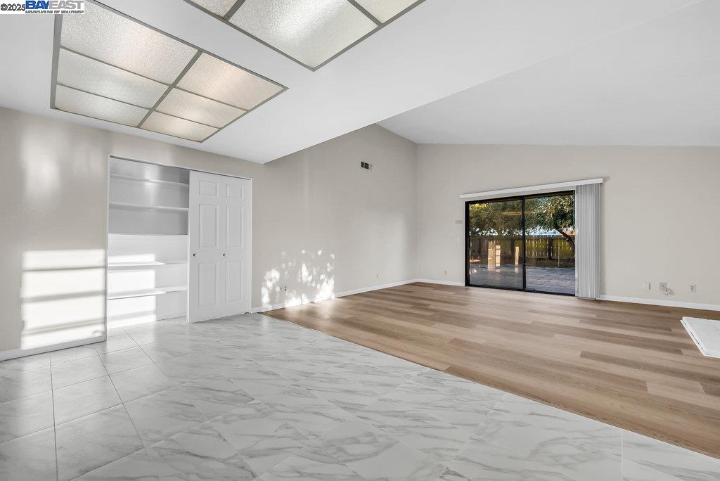 Detail Gallery Image 14 of 51 For 710 Gateshead Ct, Foster City,  CA 94404 - 3 Beds | 2 Baths
