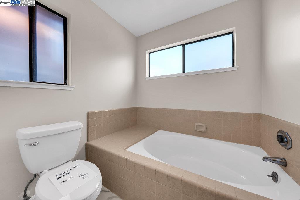 Detail Gallery Image 25 of 51 For 710 Gateshead Ct, Foster City,  CA 94404 - 3 Beds | 2 Baths