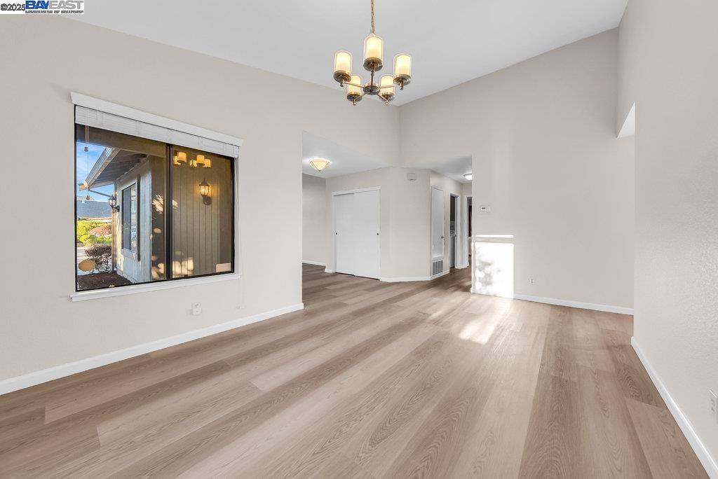 Detail Gallery Image 10 of 51 For 710 Gateshead Ct, Foster City,  CA 94404 - 3 Beds | 2 Baths