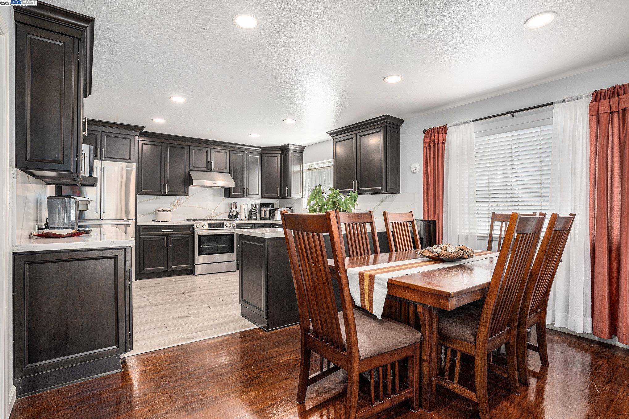 Detail Gallery Image 11 of 33 For 111 Overacker Ter, Fremont,  CA 94536 - 4 Beds | 2/1 Baths