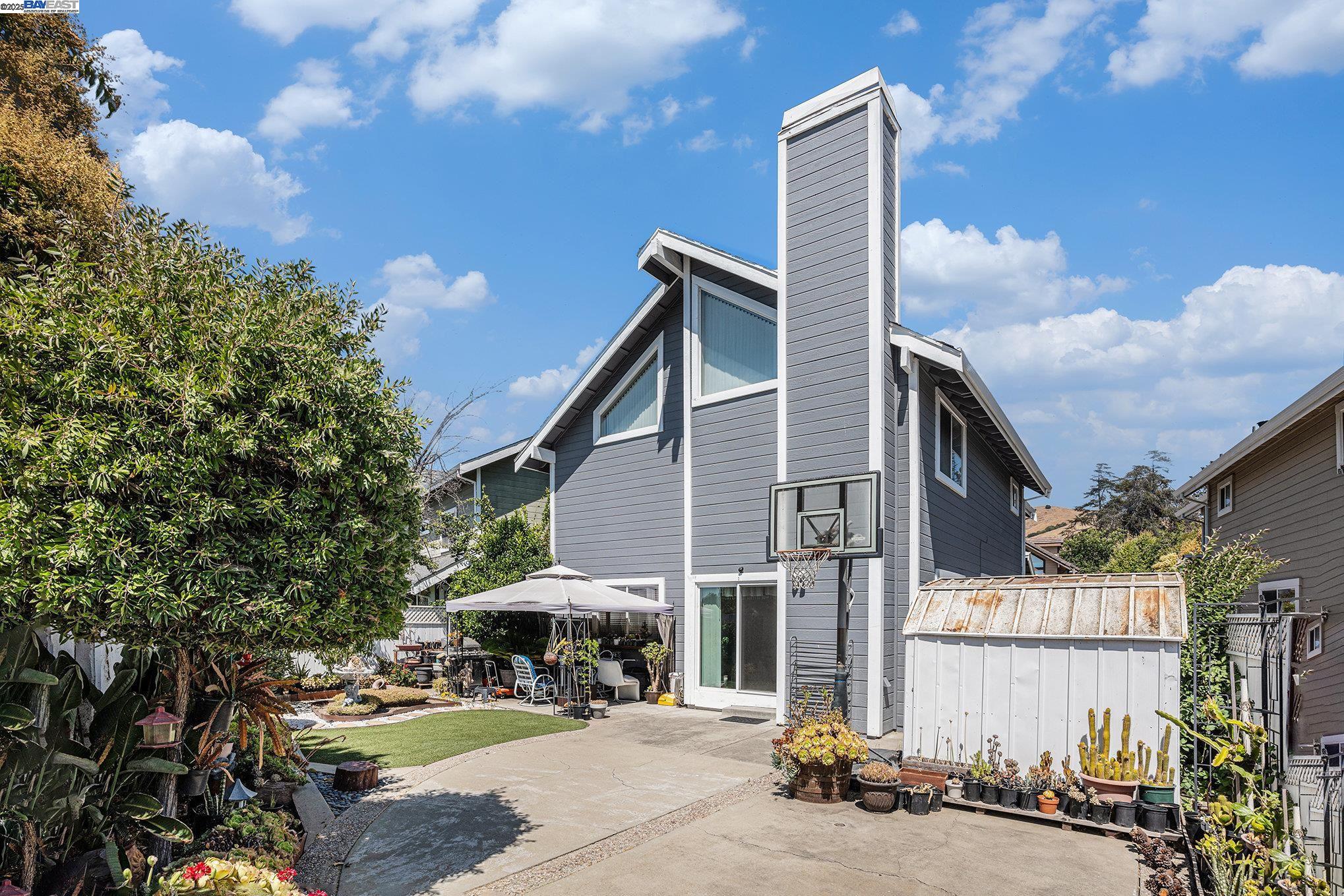 Detail Gallery Image 27 of 33 For 111 Overacker Ter, Fremont,  CA 94536 - 4 Beds | 2/1 Baths