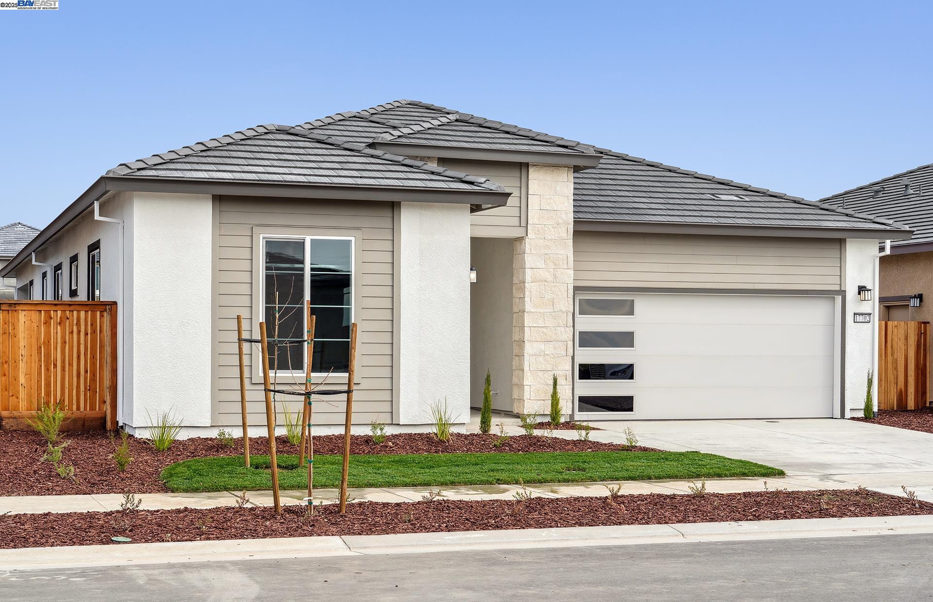 Detail Gallery Image 3 of 42 For 17702 Brightwood Avenue, Lathrop,  CA 95330 - 3 Beds | 2 Baths
