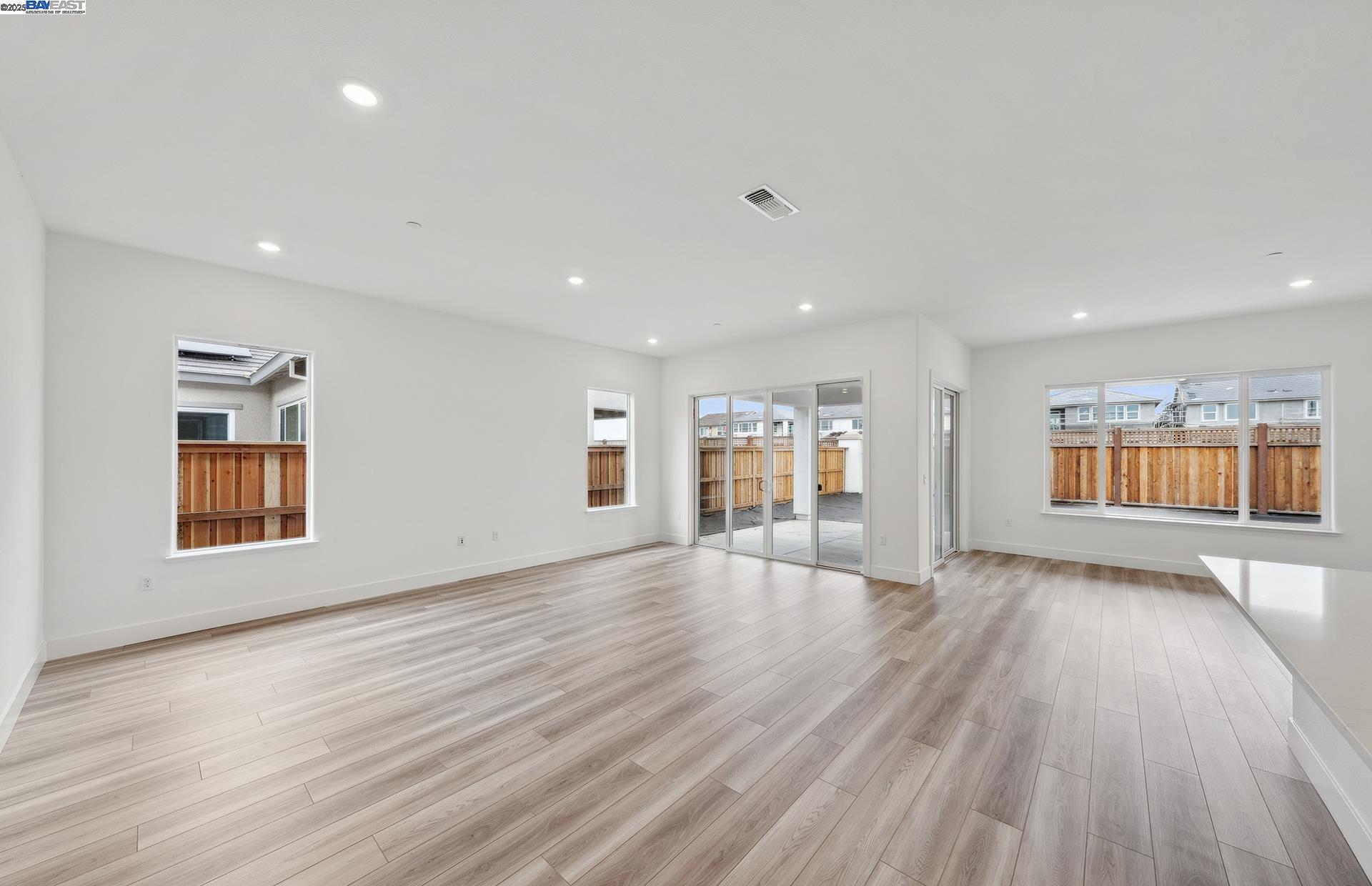 Detail Gallery Image 7 of 42 For 17702 Brightwood Avenue, Lathrop,  CA 95330 - 3 Beds | 2 Baths