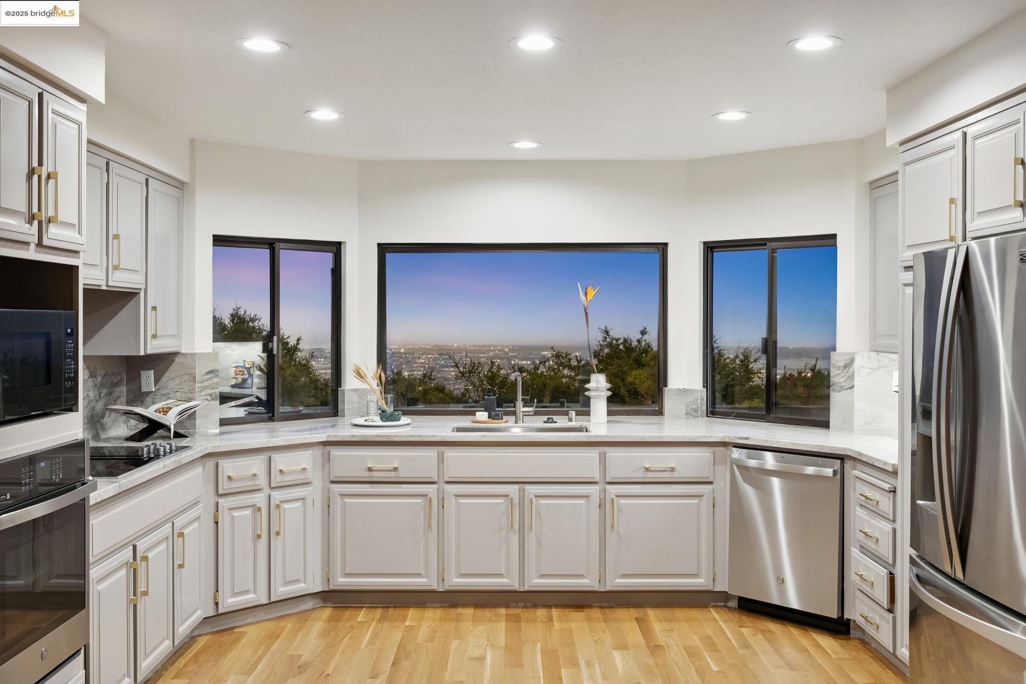 6019 Ridgemont Dr, Oakland, California 94619, 3 Bedrooms Bedrooms, 8 Rooms Rooms,2 BathroomsBathrooms,Residential,For Sale,6019 Ridgemont Dr,41106820