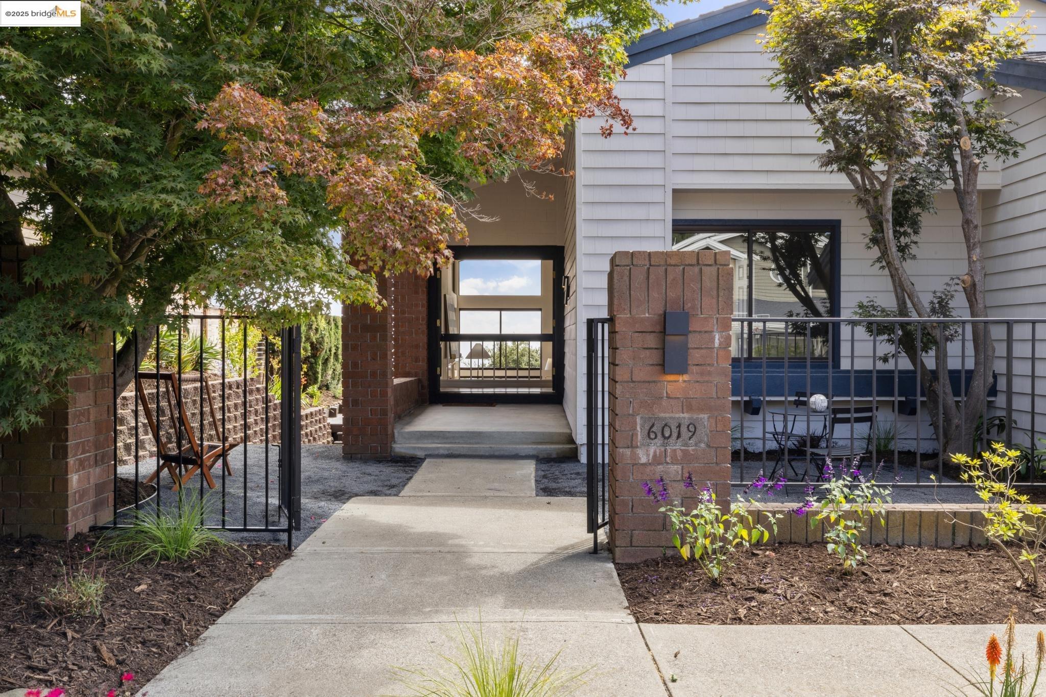 6019 Ridgemont Dr, Oakland, California 94619, 3 Bedrooms Bedrooms, 8 Rooms Rooms,2 BathroomsBathrooms,Residential,For Sale,6019 Ridgemont Dr,41106820