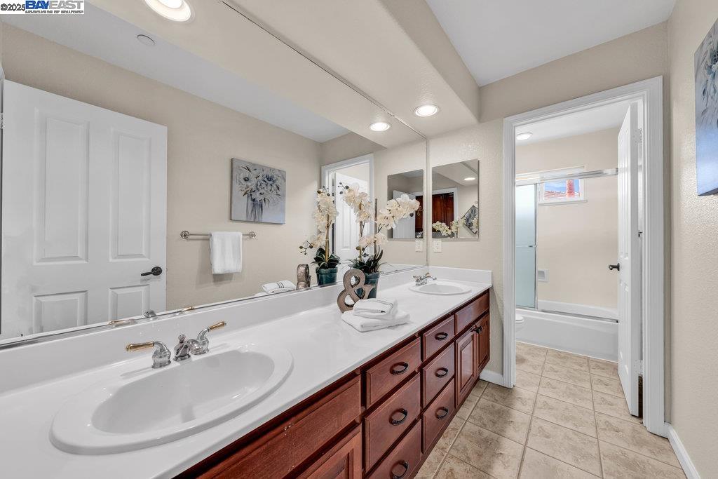 48912 Crown Ridge Cmn, Fremont, California 94539, 6 Bedrooms Bedrooms, 14 Rooms Rooms,5 BathroomsBathrooms,Residential,For Sale,48912 Crown Ridge Cmn,41106821