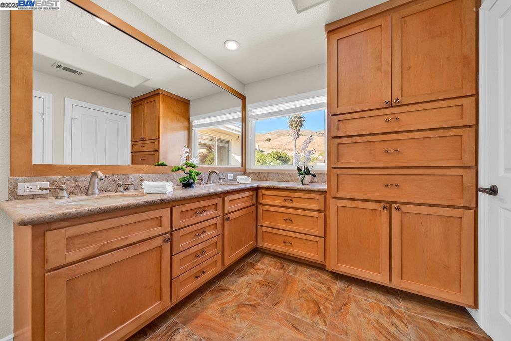 48912 Crown Ridge Cmn, Fremont, California 94539, 6 Bedrooms Bedrooms, 14 Rooms Rooms,5 BathroomsBathrooms,Residential,For Sale,48912 Crown Ridge Cmn,41106821