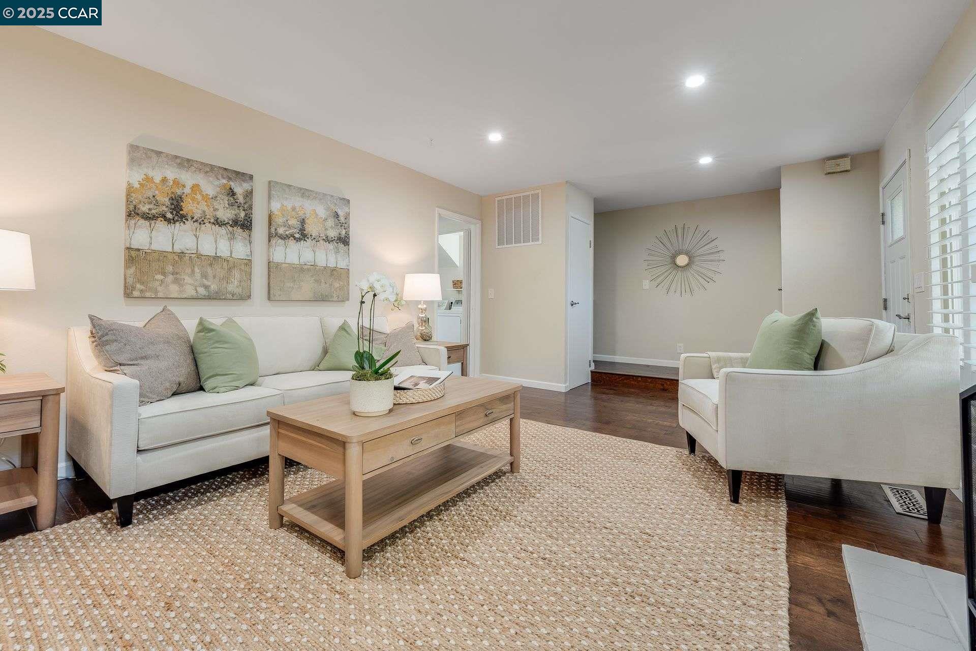 Photo #6: 41106822 Listing 