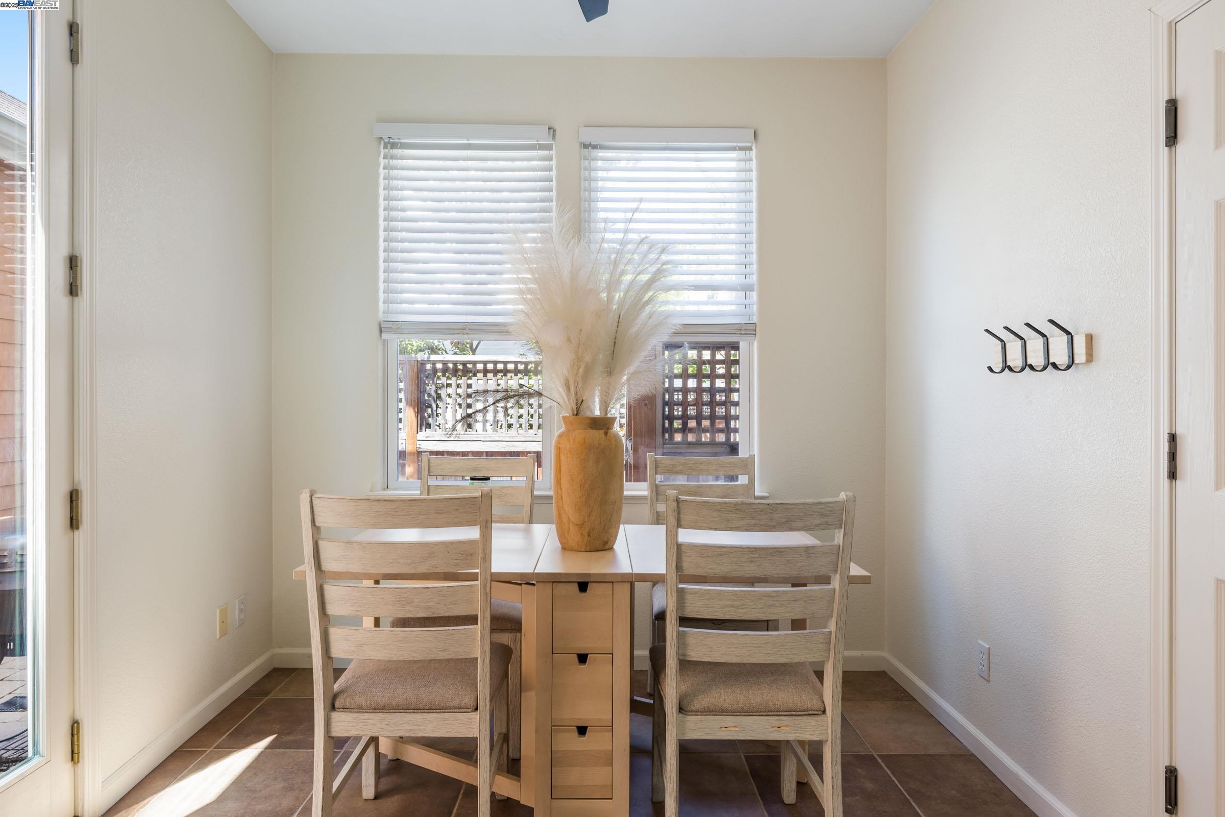2105 Drake Ln, Hercules, California 94547, 4 Bedrooms Bedrooms, 10 Rooms Rooms,3 BathroomsBathrooms,Residential,For Sale,2105 Drake Ln,41106823