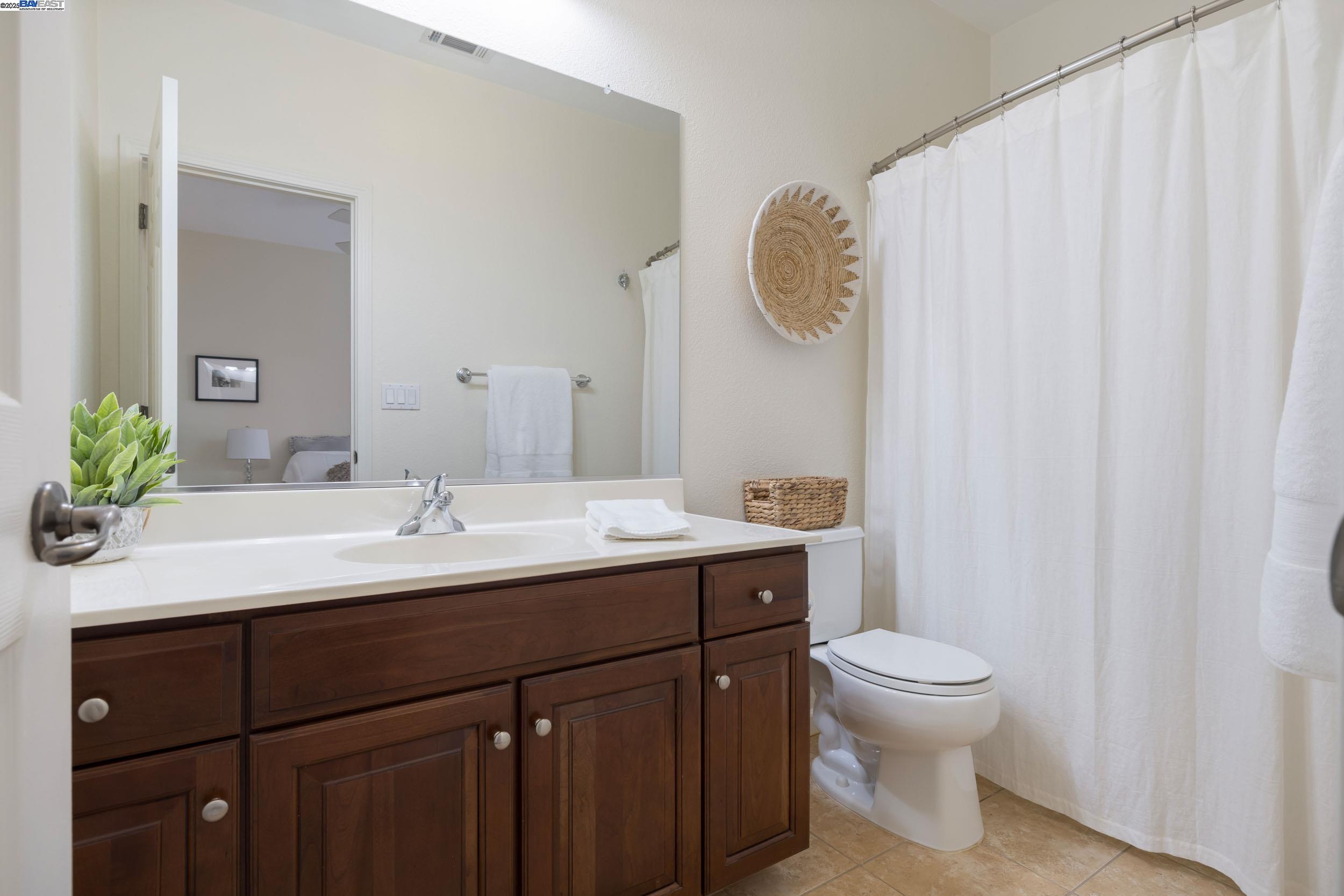2105 Drake Ln, Hercules, California 94547, 4 Bedrooms Bedrooms, 10 Rooms Rooms,3 BathroomsBathrooms,Residential,For Sale,2105 Drake Ln,41106823