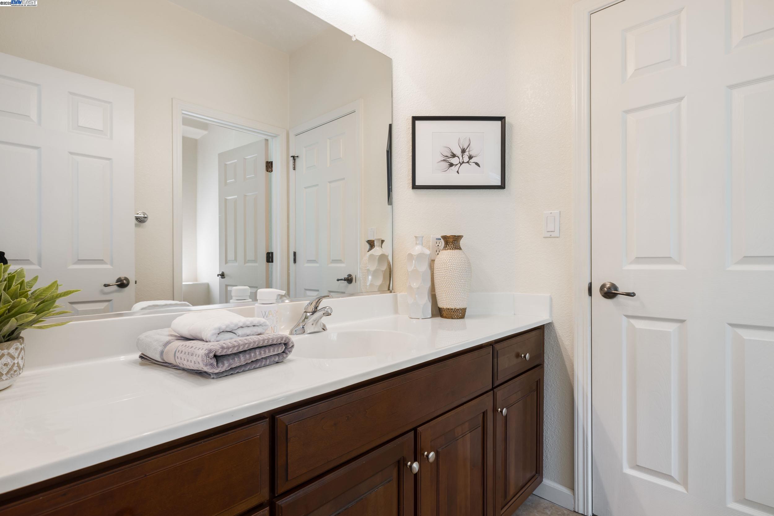 2105 Drake Ln, Hercules, California 94547, 4 Bedrooms Bedrooms, 10 Rooms Rooms,3 BathroomsBathrooms,Residential,For Sale,2105 Drake Ln,41106823