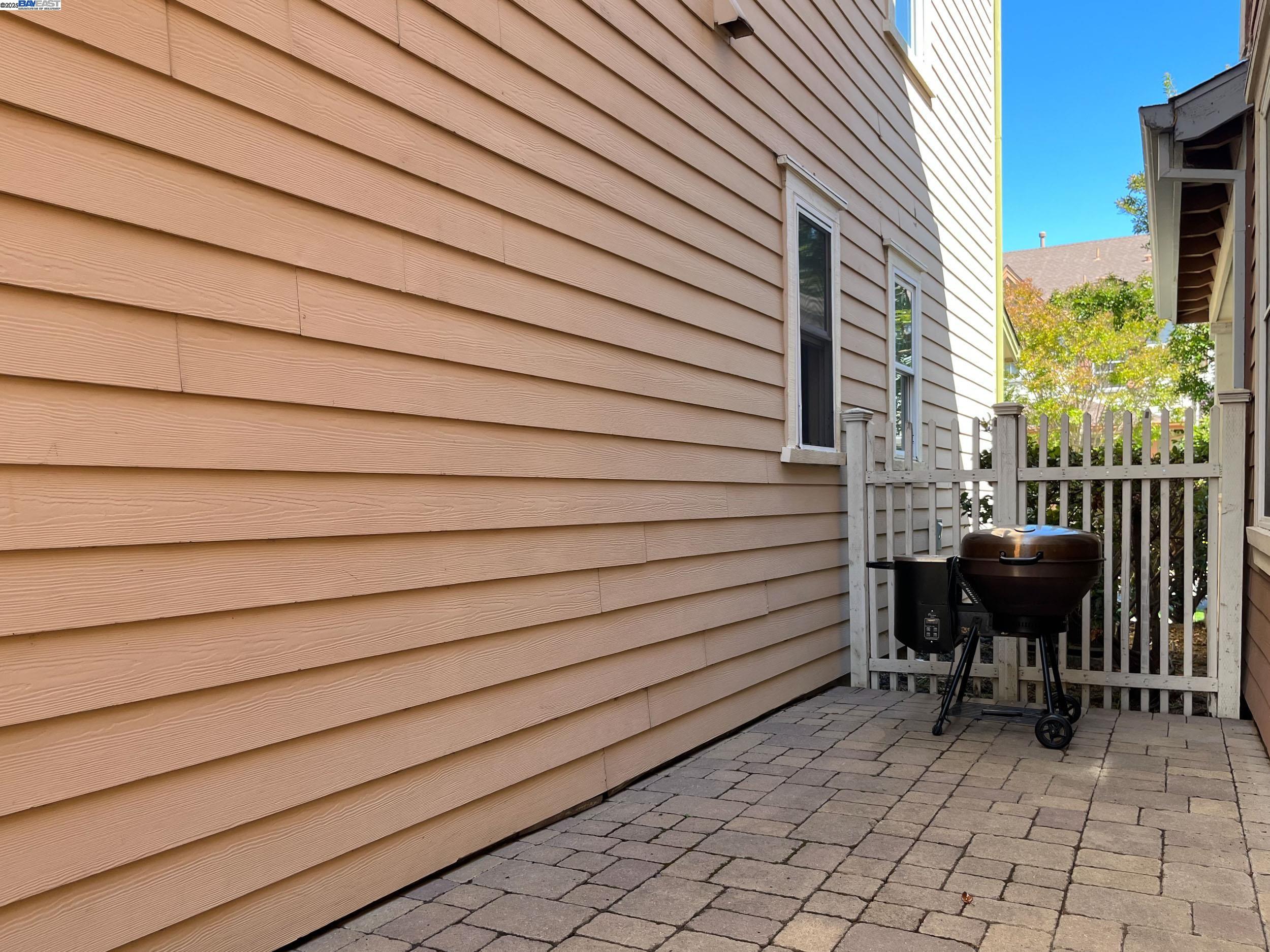 2105 Drake Ln, Hercules, California 94547, 4 Bedrooms Bedrooms, 10 Rooms Rooms,3 BathroomsBathrooms,Residential,For Sale,2105 Drake Ln,41106823