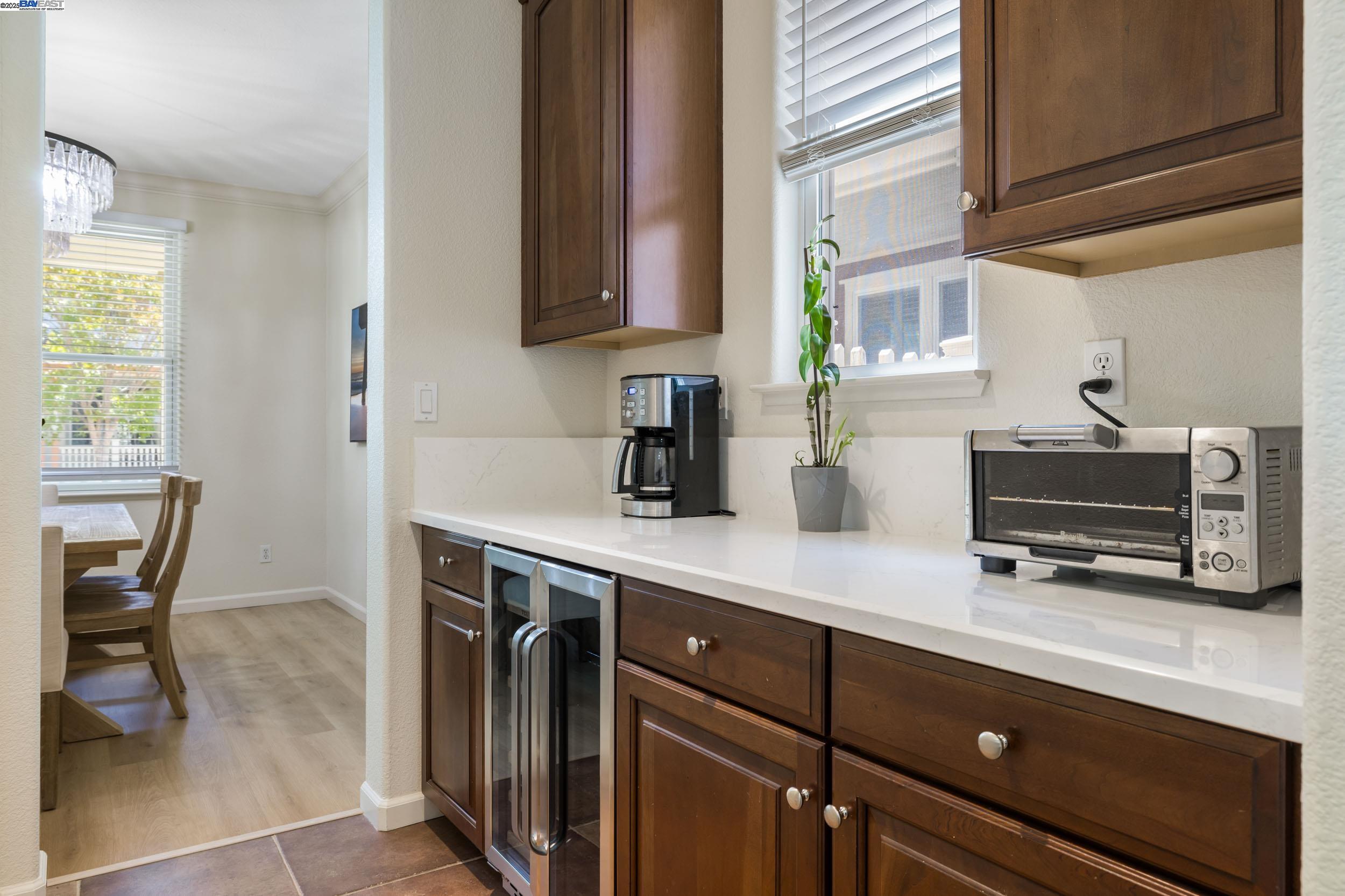 2105 Drake Ln, Hercules, California 94547, 4 Bedrooms Bedrooms, 10 Rooms Rooms,3 BathroomsBathrooms,Residential,For Sale,2105 Drake Ln,41106823