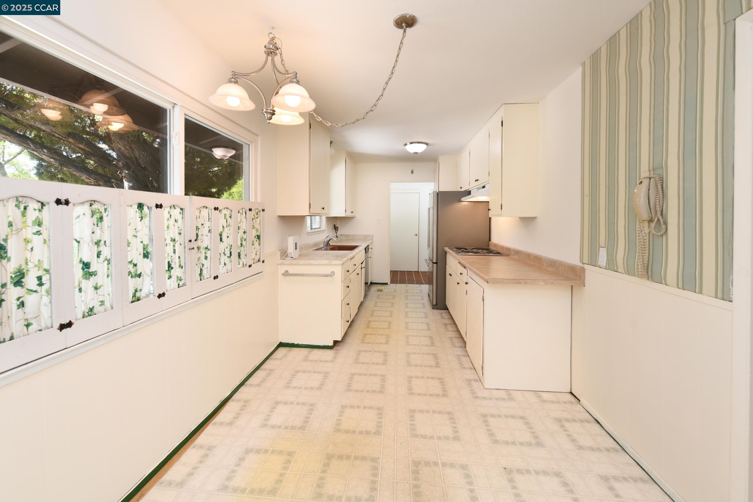 3078 Diablo View Rd, Lafayette, California 94549, 3 Bedrooms Bedrooms, 7 Rooms Rooms,2 BathroomsBathrooms,Residential,For Sale,3078 Diablo View Rd,41106824