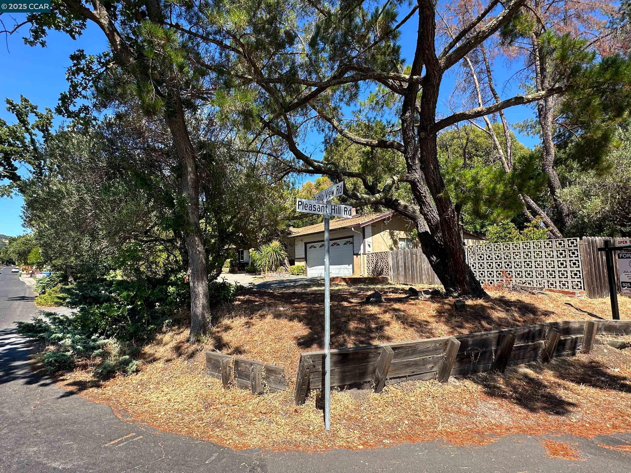 3078 Diablo View Rd, Lafayette, California 94549, 3 Bedrooms Bedrooms, 7 Rooms Rooms,2 BathroomsBathrooms,Residential,For Sale,3078 Diablo View Rd,41106824