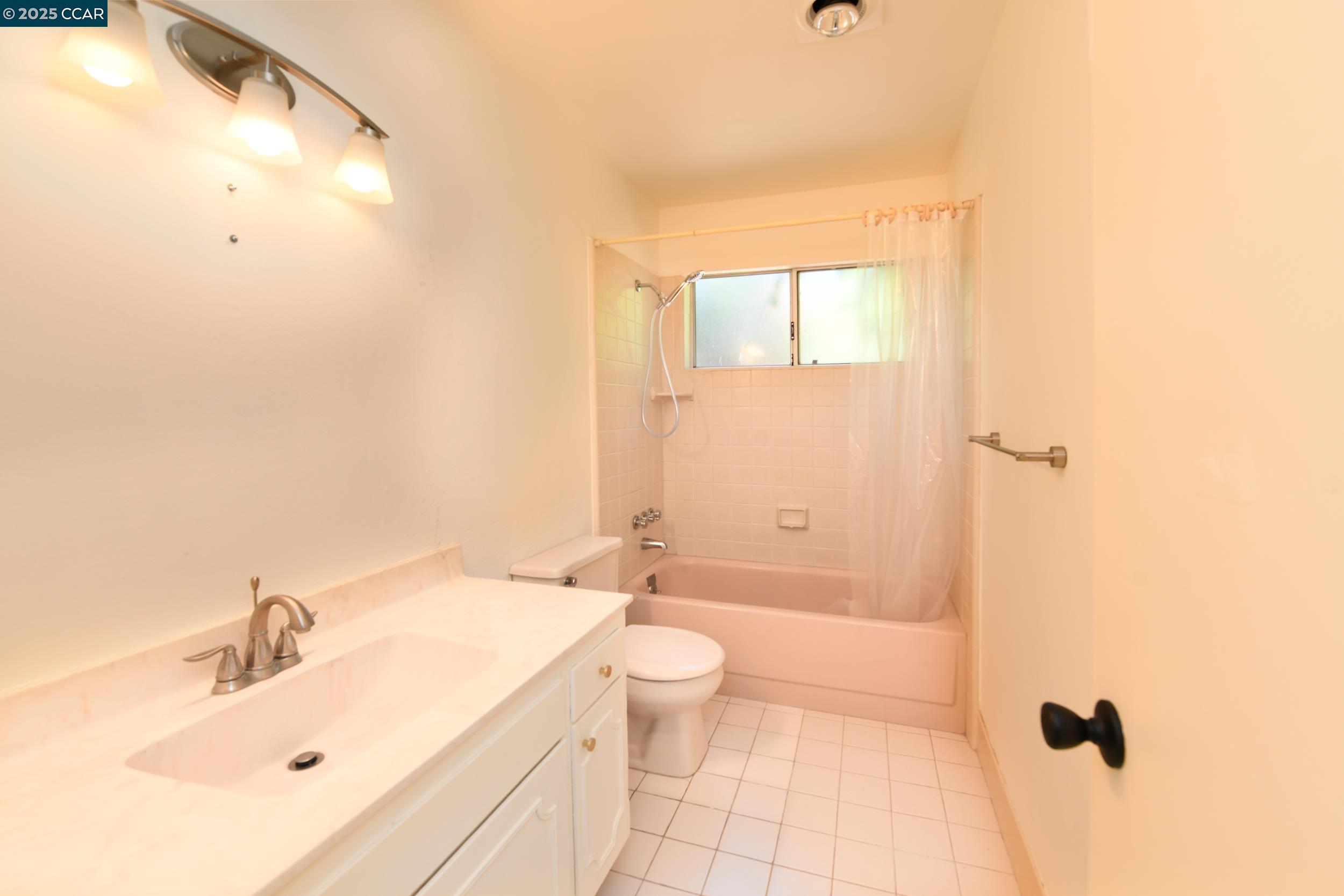 3078 Diablo View Rd, Lafayette, California 94549, 3 Bedrooms Bedrooms, 7 Rooms Rooms,2 BathroomsBathrooms,Residential,For Sale,3078 Diablo View Rd,41106824