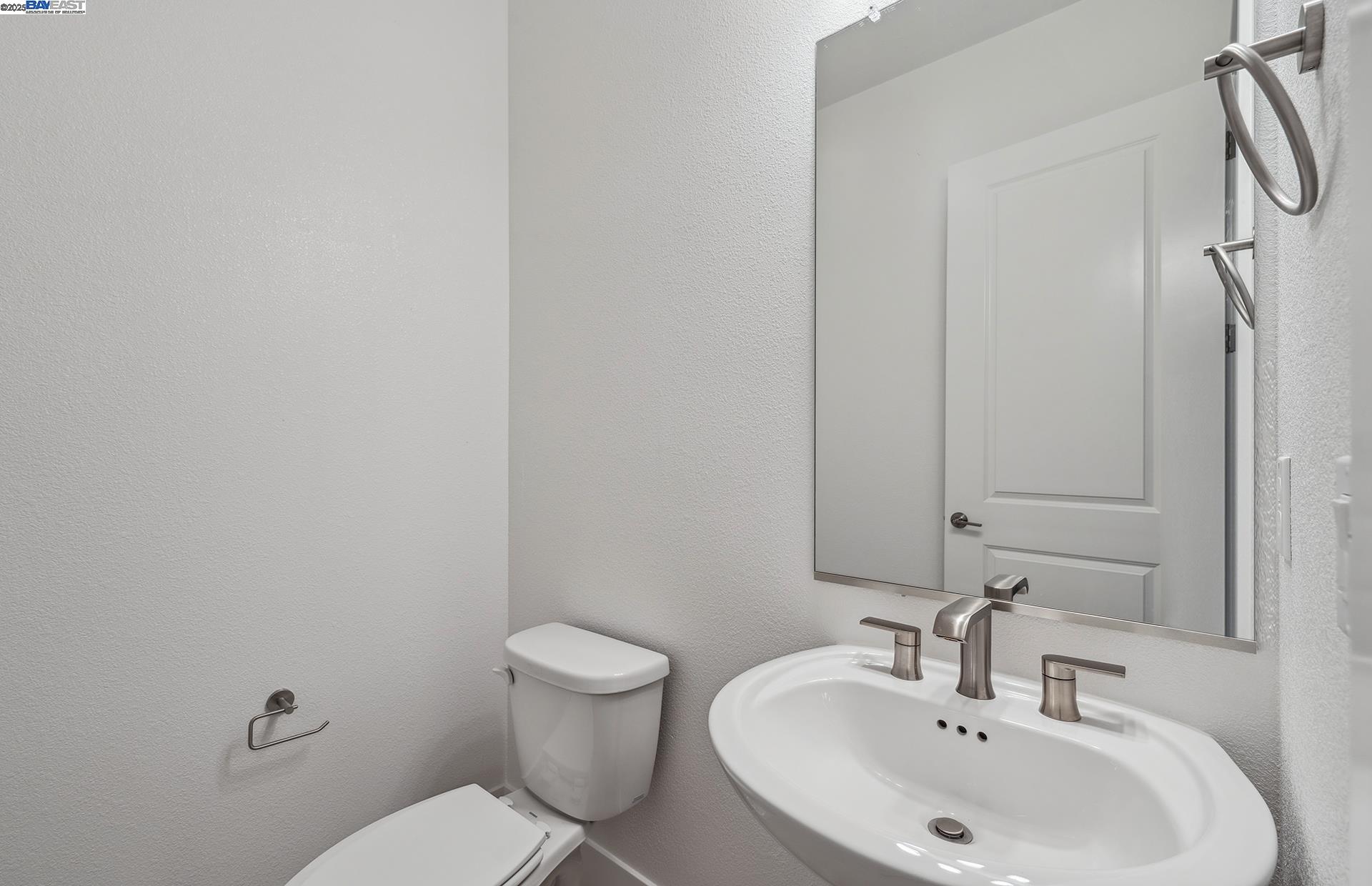 17685 Brightwood Avenue, Lathrop, California 95330, 3 Bedrooms Bedrooms, 7 Rooms Rooms,2 BathroomsBathrooms,Residential,For Sale,17685 Brightwood Avenue,41106825
