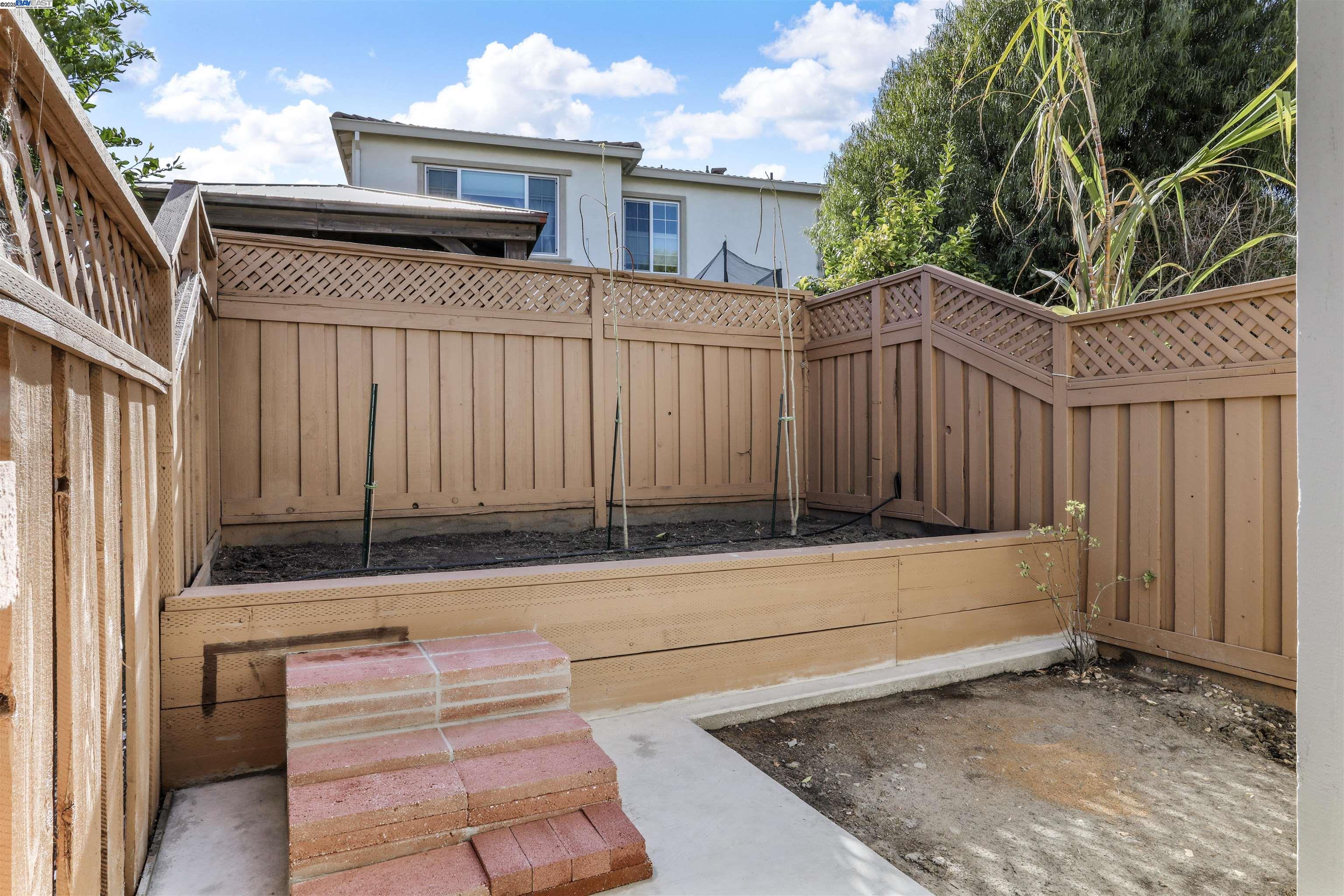 711 N PLUMAS DR, Tracy, California 95391, 4 Bedrooms Bedrooms, 4 Rooms Rooms,3 BathroomsBathrooms,Residential,For Sale,711 N PLUMAS DR,41106829